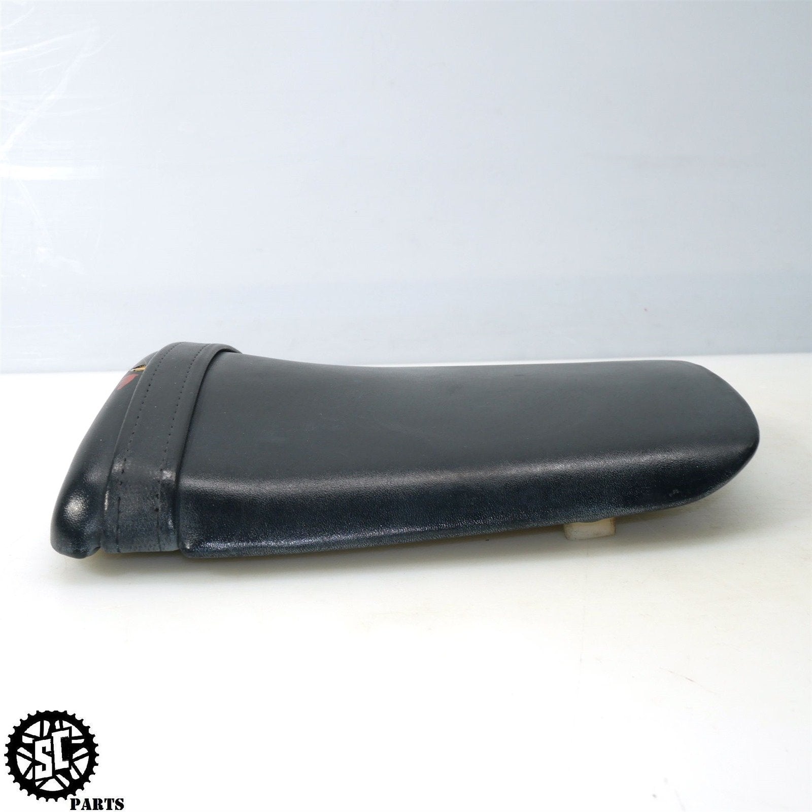 03 04 HONDA CBR600RR REAR PASSENGER SEAT H43 - SALVAGECYCLEPARTS