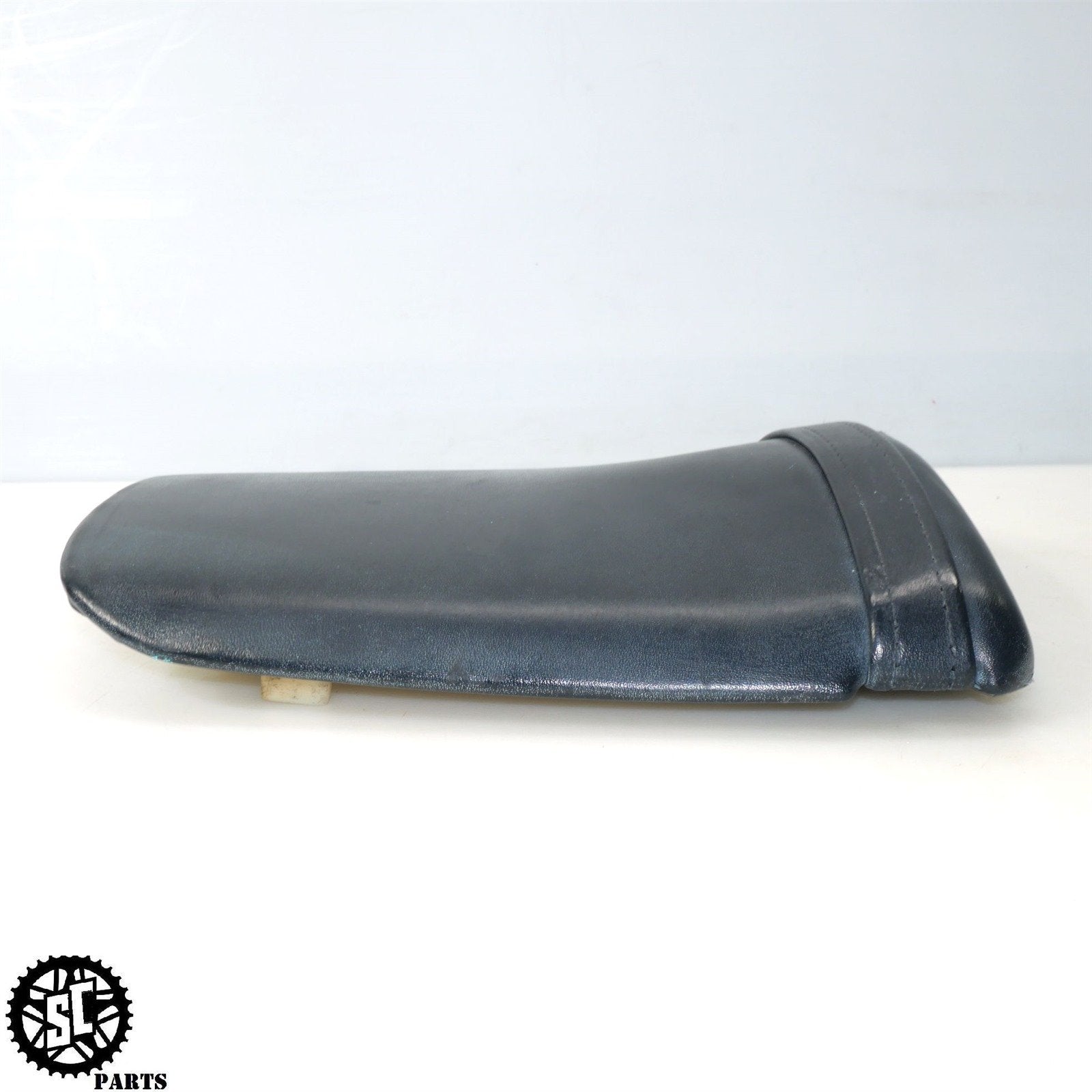 03 04 HONDA CBR600RR REAR PASSENGER SEAT H43 - SALVAGECYCLEPARTS