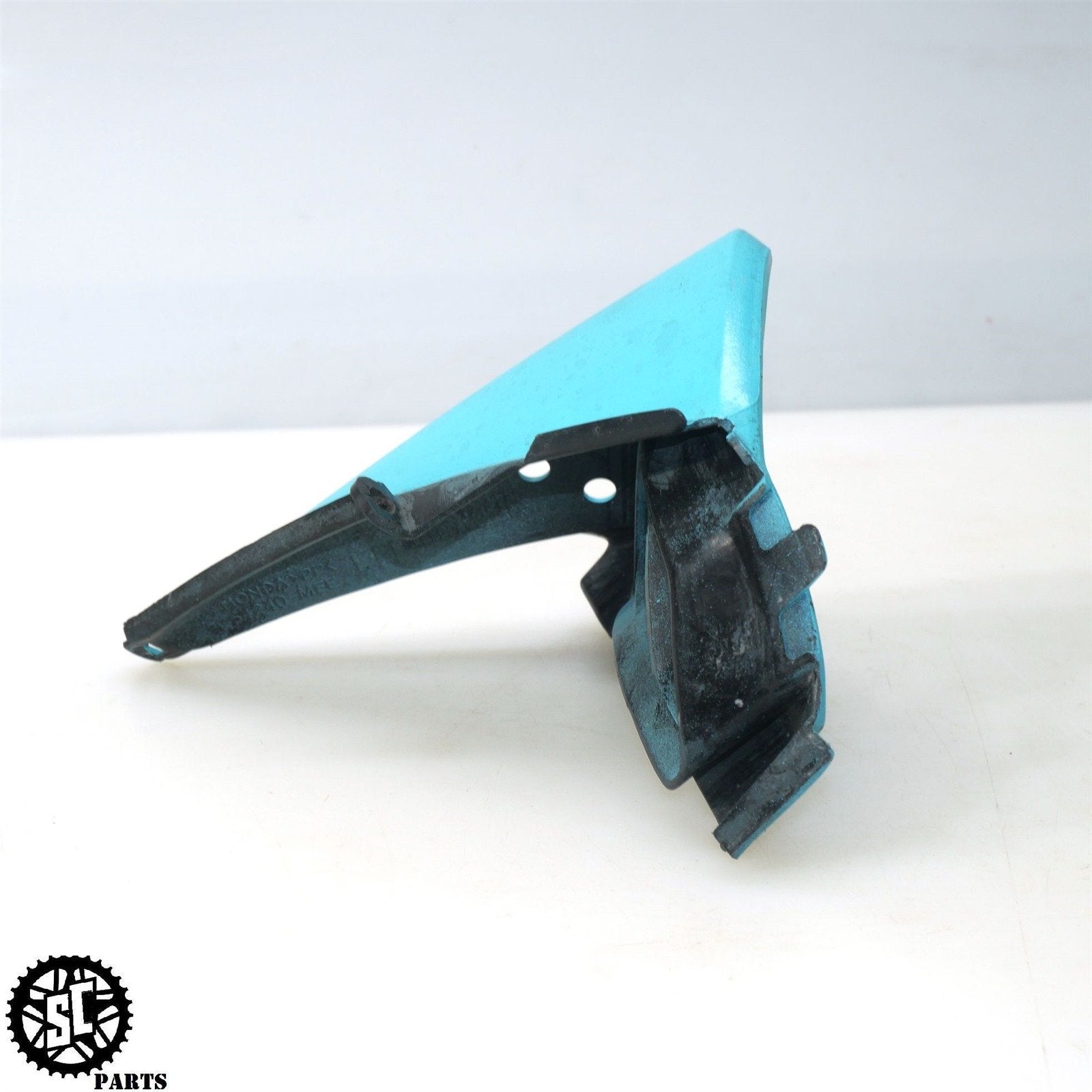 03 04 HONDA CBR600RRAIR INTAKE DUCT GRILL LEFT RIGHT H43 - SALVAGECYCLEPARTS