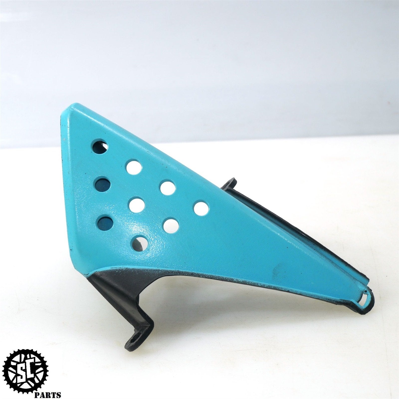 03 04 HONDA CBR600RRAIR INTAKE DUCT GRILL LEFT RIGHT H43 - SALVAGECYCLEPARTS