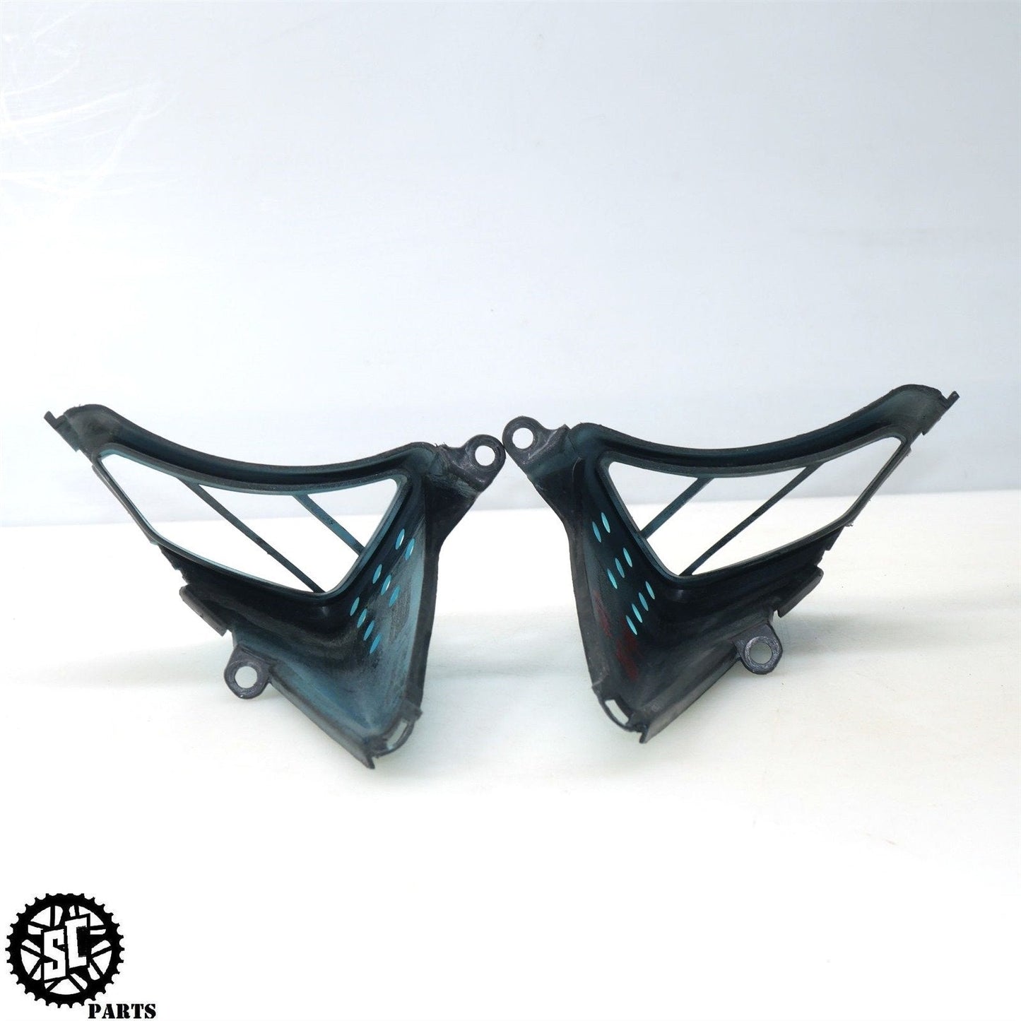 03 04 HONDA CBR600RRAIR INTAKE DUCT GRILL LEFT RIGHT H43 - SALVAGECYCLEPARTS