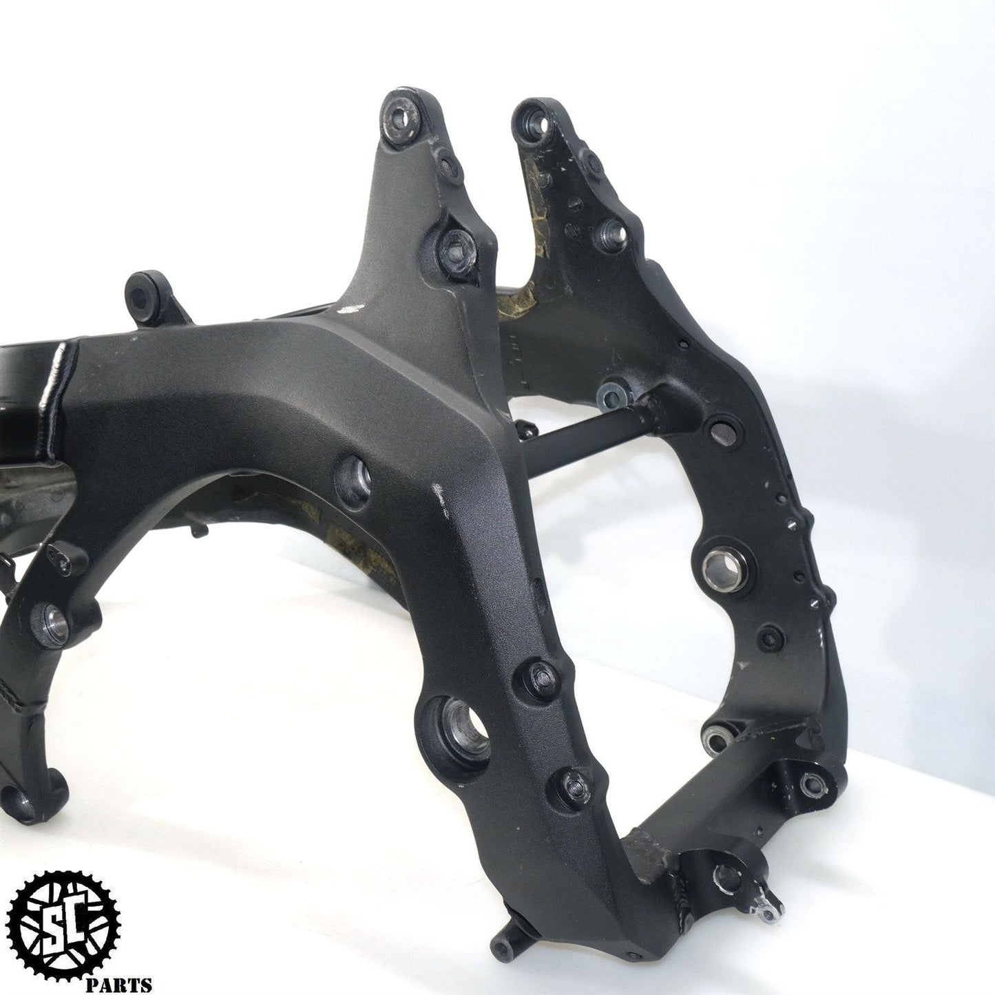 04 - 05 2005 HONDA CBR1000RR MAIN FRAME CHASSIS *S* H19 - SALVAGECYCLEPARTS