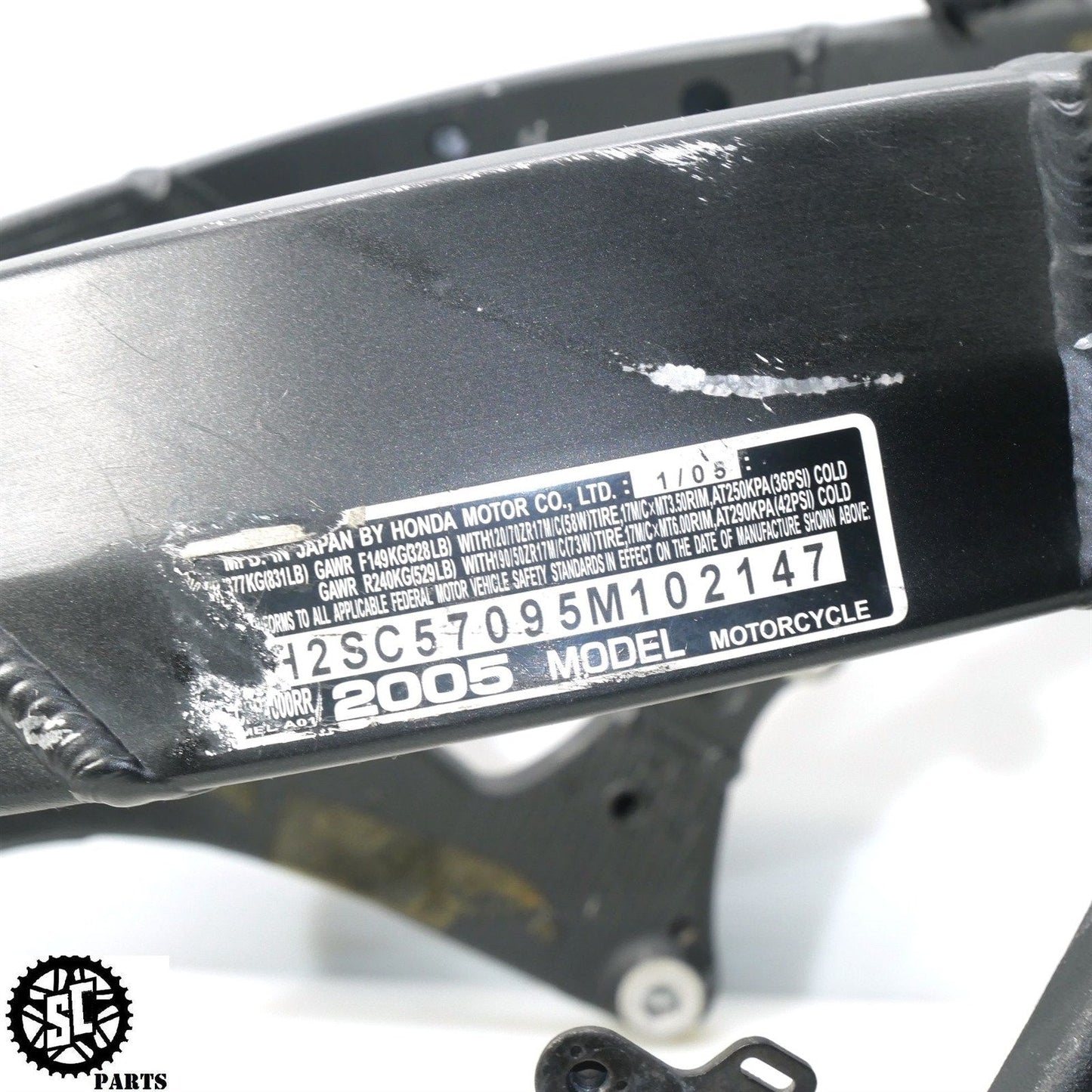 04 - 05 2005 HONDA CBR1000RR MAIN FRAME CHASSIS *S* H19 - SALVAGECYCLEPARTS