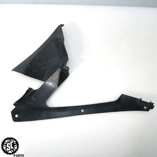 04 - 05 2005 HONDA CBR1000RR RIGHT INNER FAIRING TRIM COVER H19 - SALVAGECYCLEPARTS