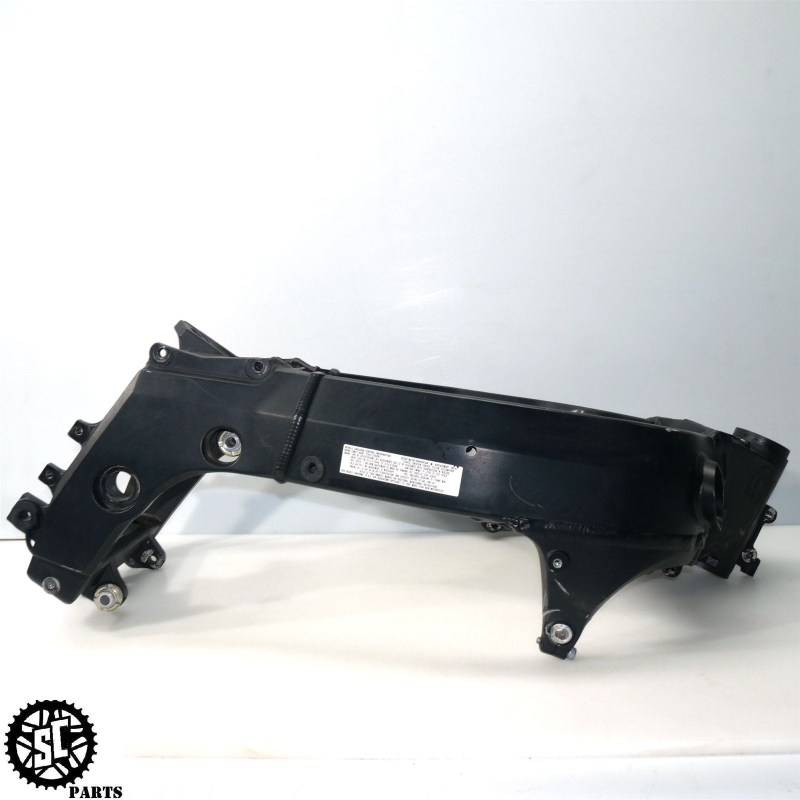 04 - 05 2005 SUZUKI GSXR600 MAIN FRAME CHASSIS *C* S61 - SALVAGECYCLEPARTS