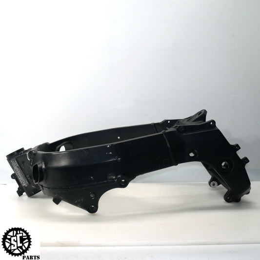 04 - 05 2005 SUZUKI GSXR600 MAIN FRAME CHASSIS *C* S61 - SALVAGECYCLEPARTS