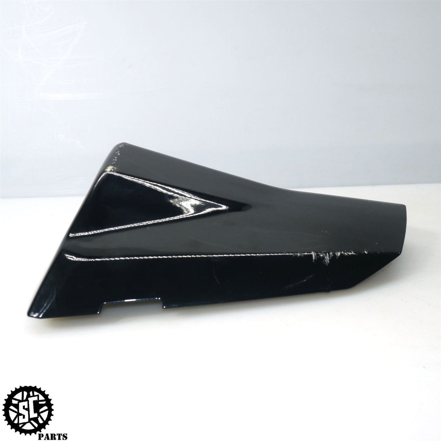 04 - 05 2005 SUZUKI GSXR600 SOLO SEAT COWL FAIRING COVER S61 - SALVAGECYCLEPARTS