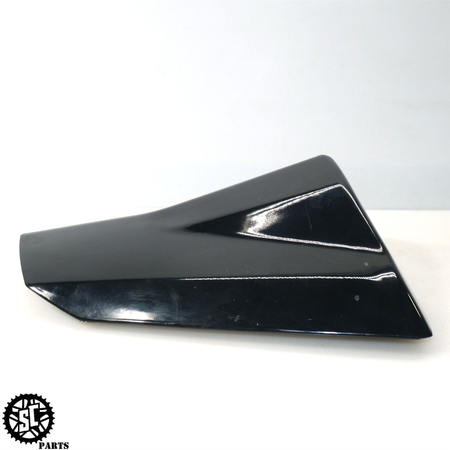 04 - 05 2005 SUZUKI GSXR600 SOLO SEAT COWL FAIRING COVER S61 - SALVAGECYCLEPARTS