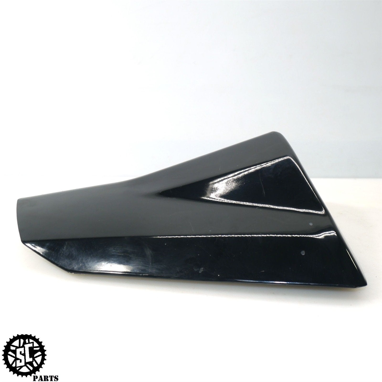 04 - 05 2005 SUZUKI GSXR600 SOLO SEAT COWL FAIRING COVER S61 - SALVAGECYCLEPARTS