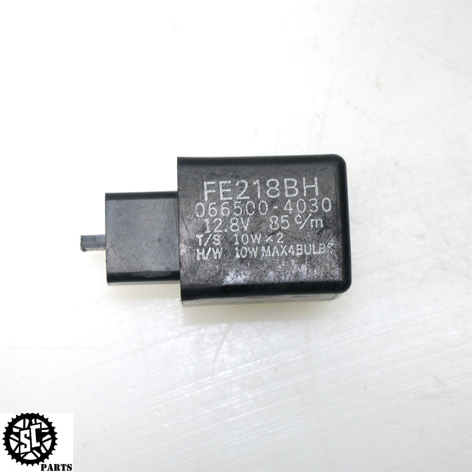 04 05 KAWASAKI NINJA ZX10R BLINKER TURN SIGNAL FLASHER RELAY SWITCH K11 - SALVAGECYCLEPARTS