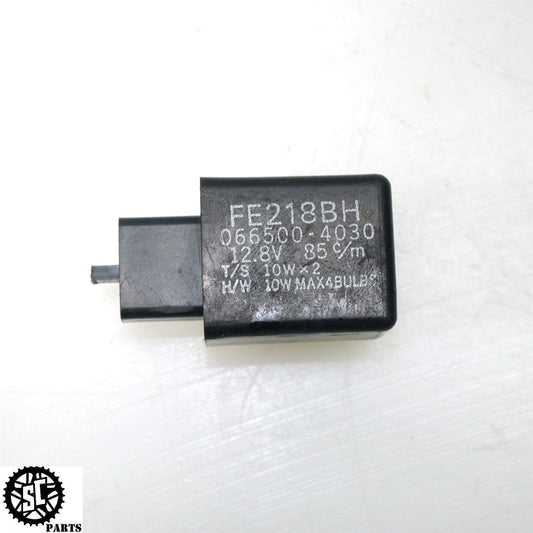 04 05 KAWASAKI NINJA ZX10R BLINKER TURN SIGNAL FLASHER RELAY SWITCH K11 - SALVAGECYCLEPARTS