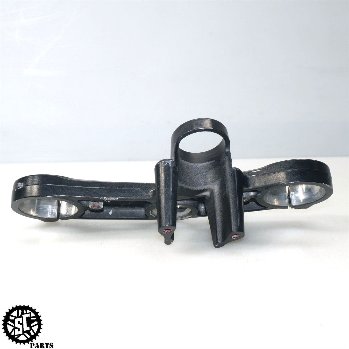 04 - 05 KAWASAKI NINJA ZX10R UPPER TRIPLE TREE CLAMP 44039 - 0005 K68 - SALVAGECYCLEPARTS