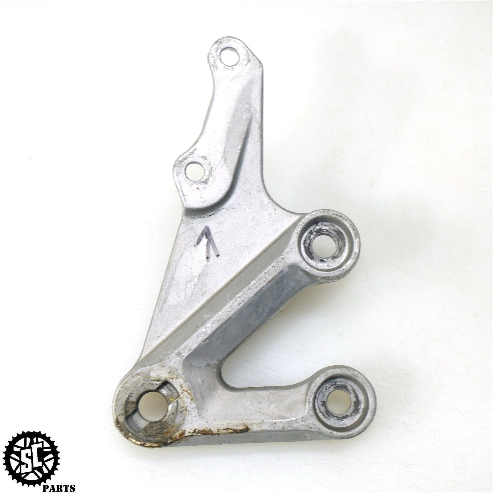 04 05 SUZUKI GSXR 600 750 LEFT REARSET FRONT FOOT PEG BRACKET S17 - SALVAGECYCLEPARTS