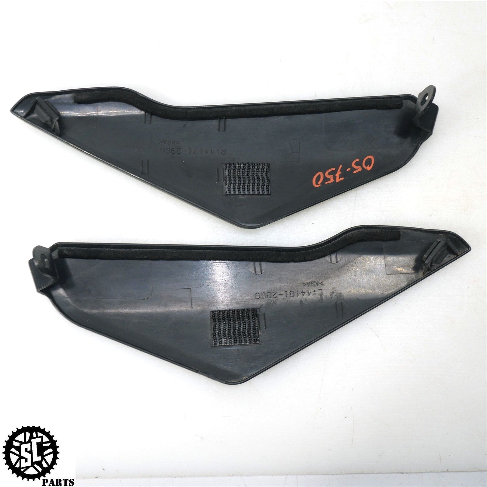 04 05 SUZUKI GSXR 600 750 LEFT RIGHT GAS TANK SEAT FAIRING S17 - SALVAGECYCLEPARTS