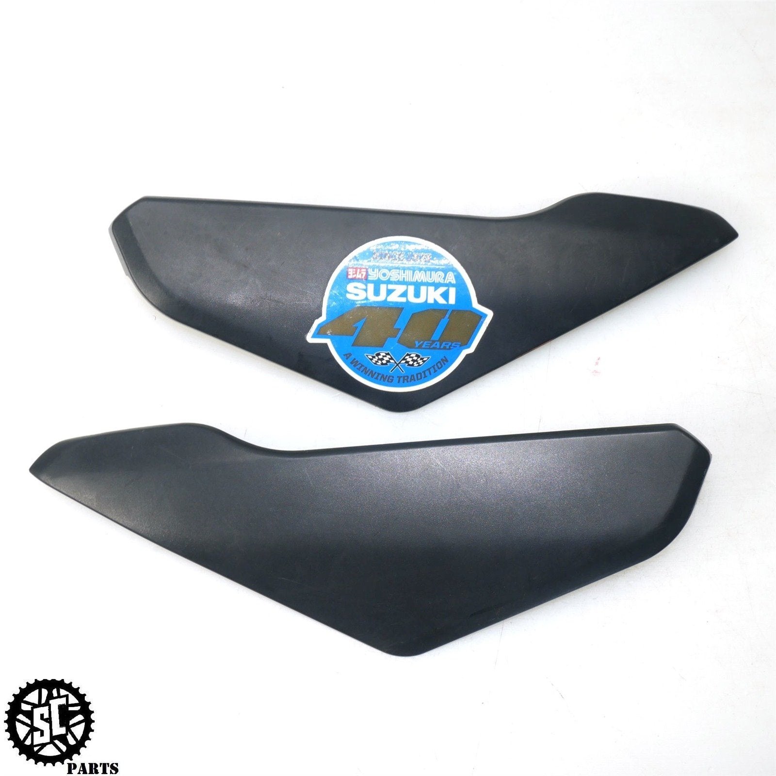 04 05 SUZUKI GSXR 600 750 LEFT RIGHT GAS TANK SEAT FAIRING S17 - SALVAGECYCLEPARTS