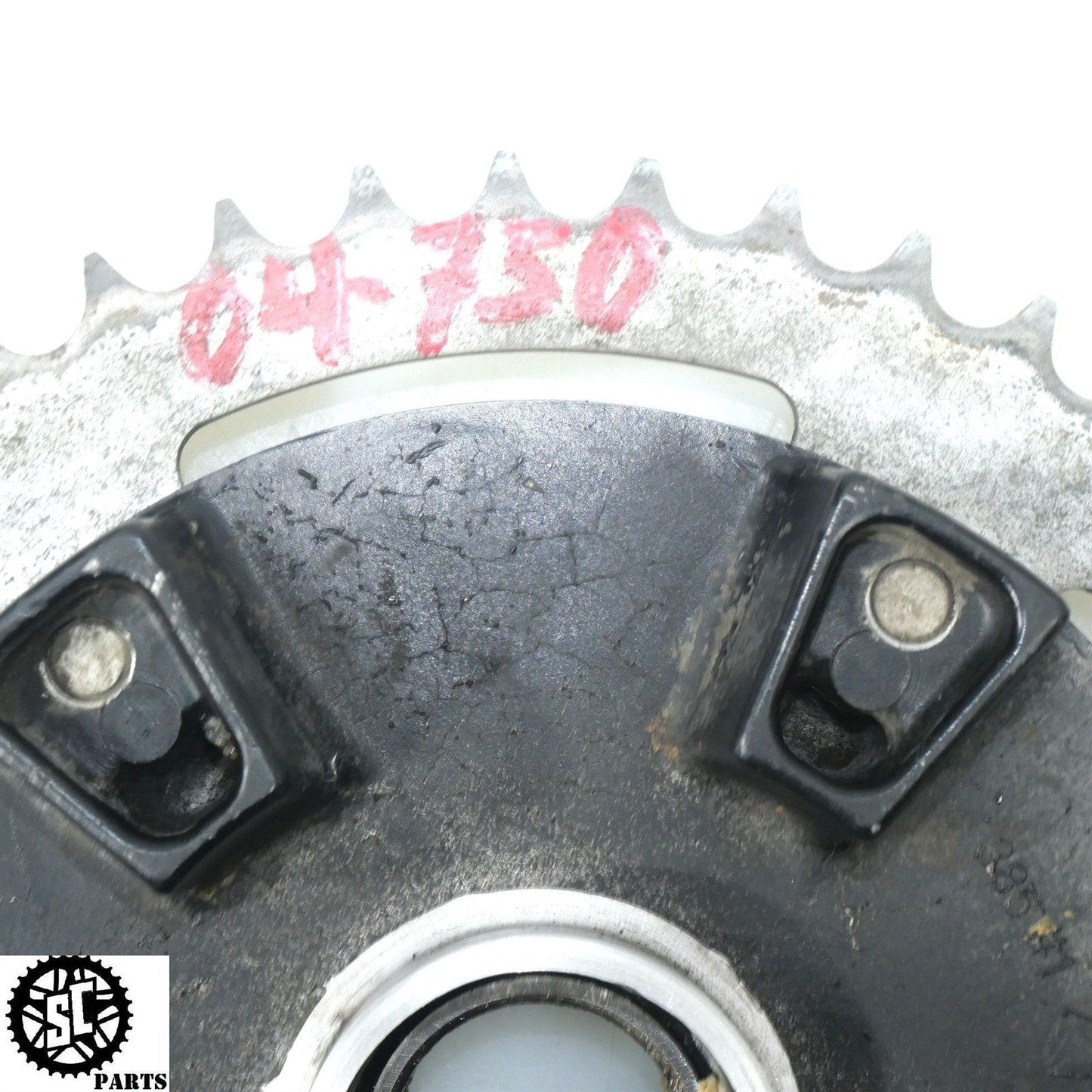 04 05 SUZUKI GSXR 600 750 REAR WHEEL HUB S24 - SALVAGECYCLEPARTS