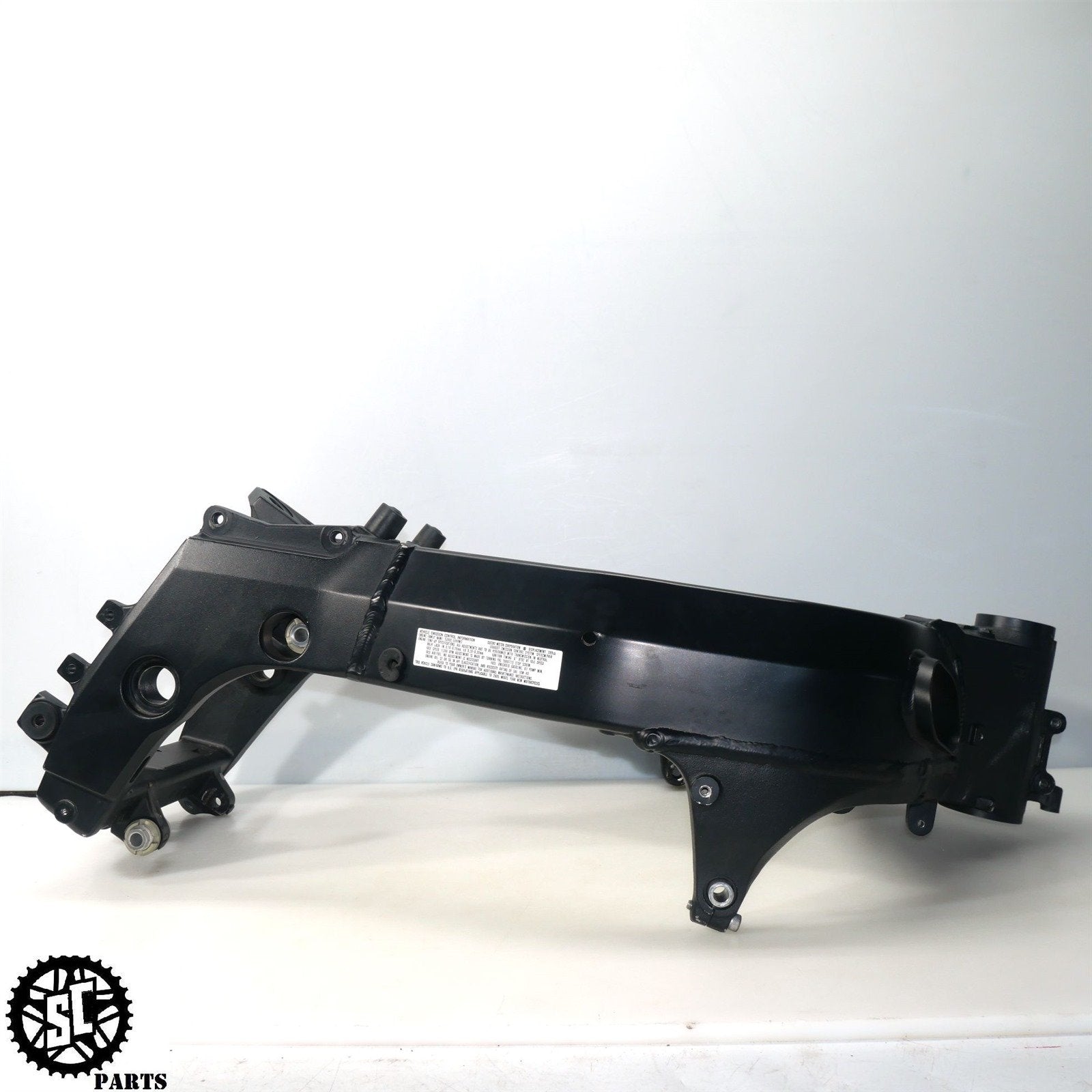 04 05 SUZUKI GSXR 600 FRAME CHASSIS *S* S33 - SALVAGECYCLEPARTS