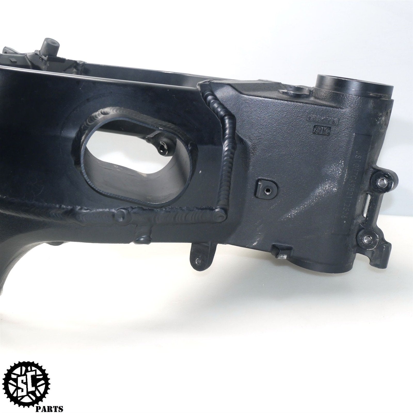 04 05 SUZUKI GSXR 600 FRAME CHASSIS *S* S33 - SALVAGECYCLEPARTS