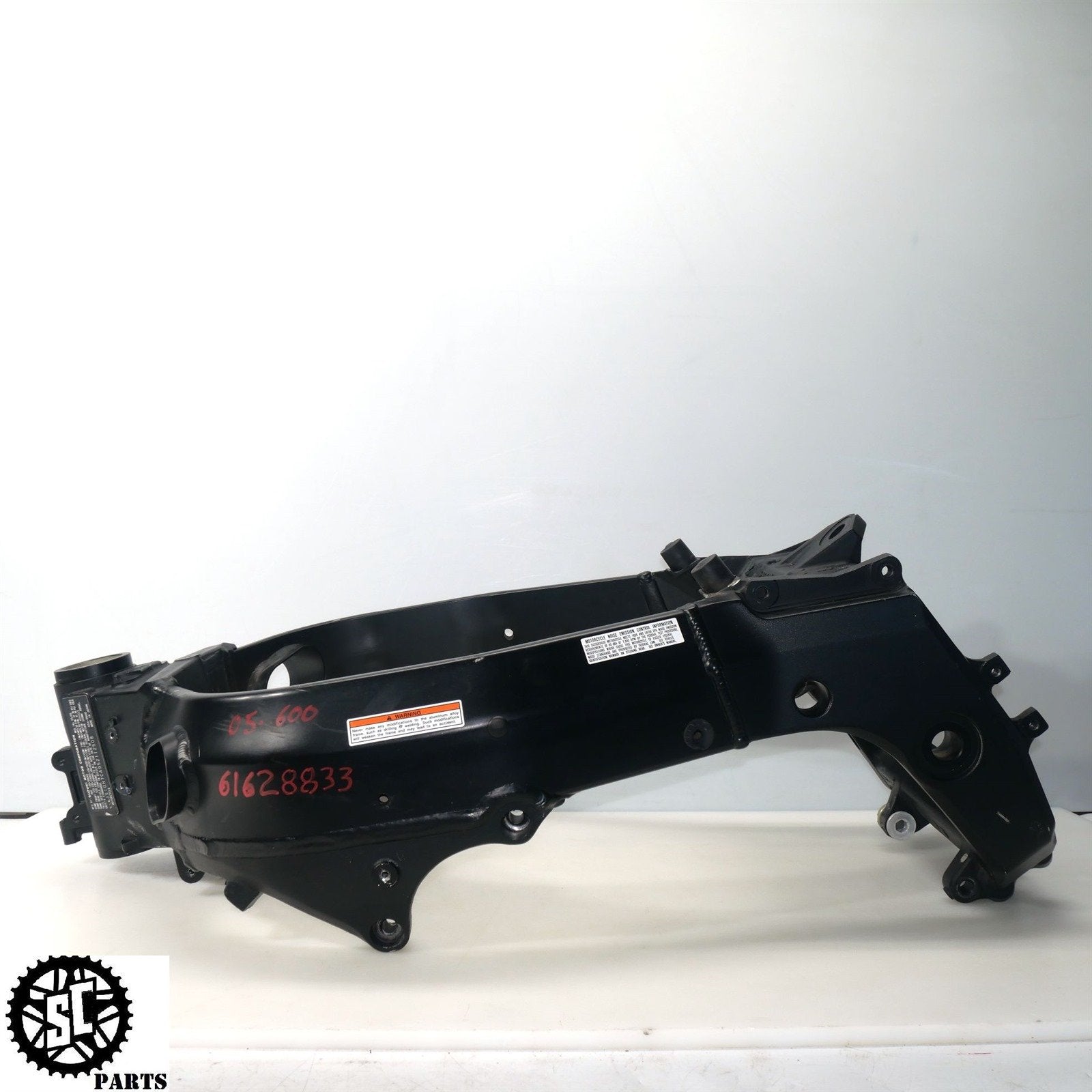 04 05 SUZUKI GSXR 600 FRAME CHASSIS *S* S33 - SALVAGECYCLEPARTS