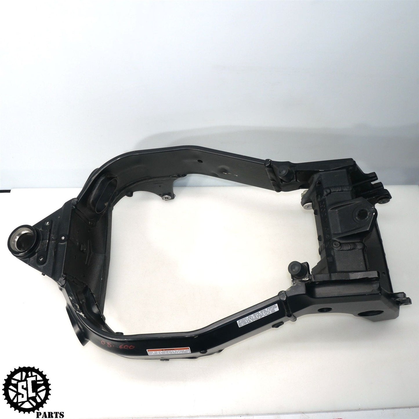 04 05 SUZUKI GSXR 600 FRAME CHASSIS *S* S33 - SALVAGECYCLEPARTS