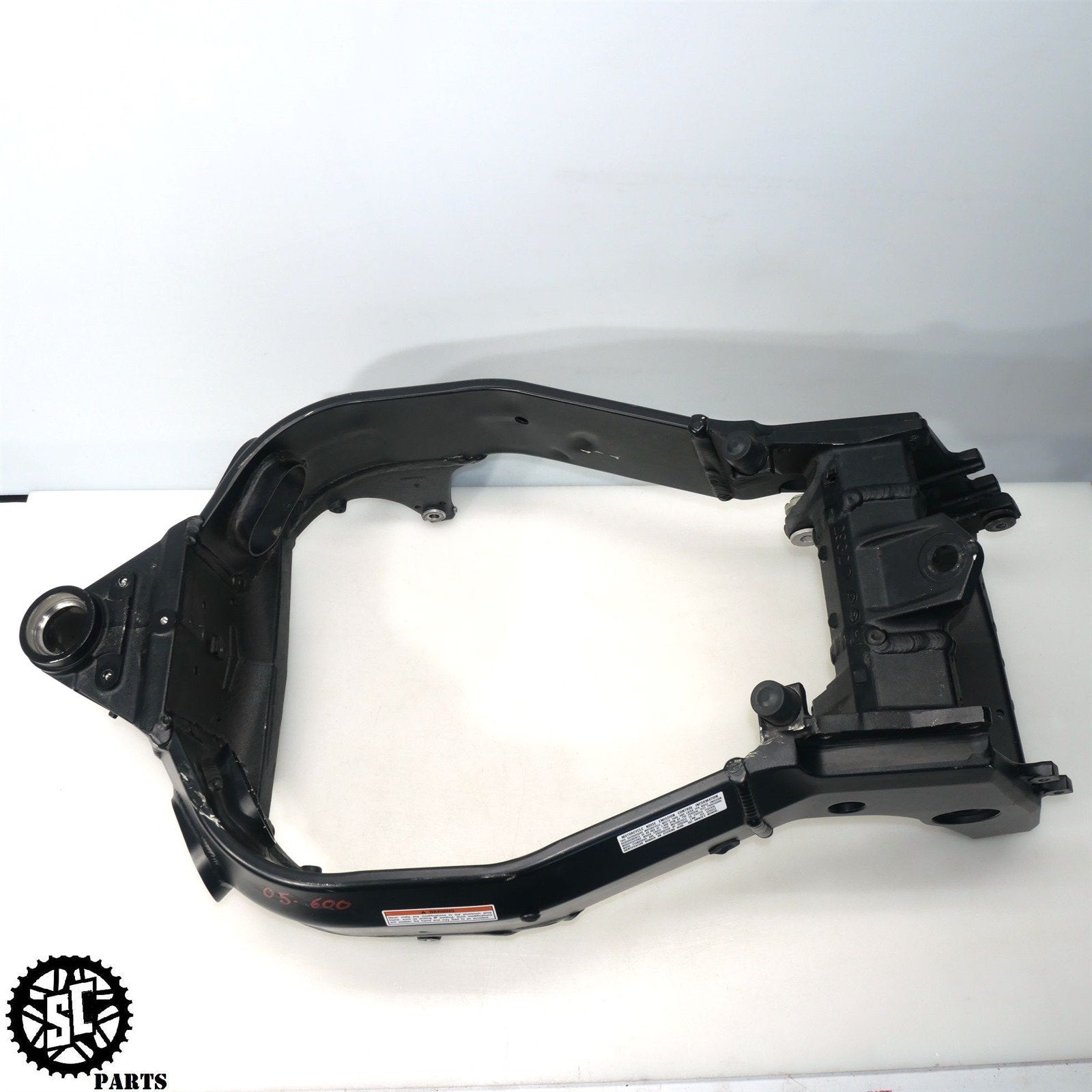 04 05 SUZUKI GSXR 600 FRAME CHASSIS *S* S33 - SALVAGECYCLEPARTS