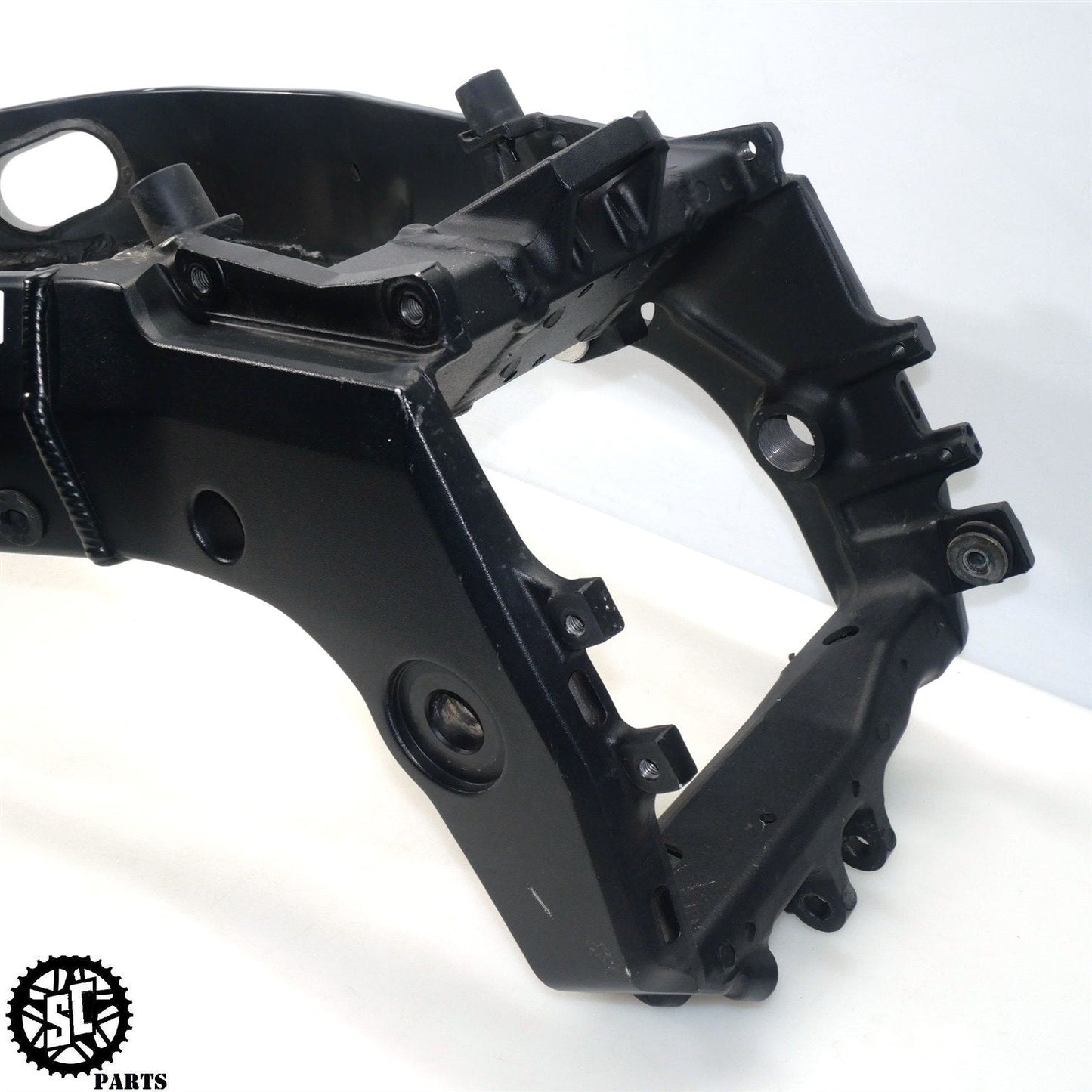 04 05 SUZUKI GSXR 600 FRAME CHASSIS *S* S33 - SALVAGECYCLEPARTS