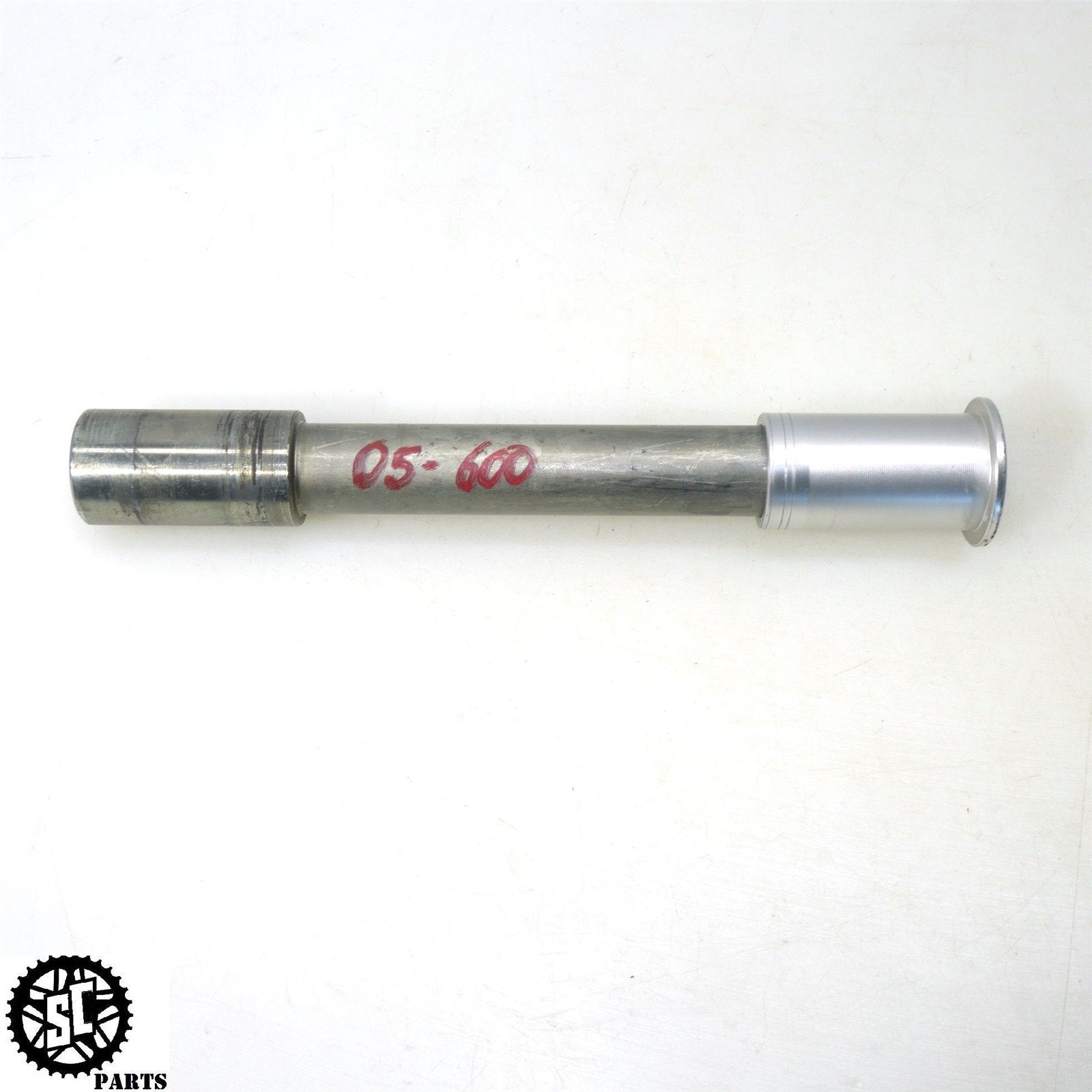 04 05 SUZUKI GSXR 600 FRONT WHEEL AXLE BOLT S33 - SALVAGECYCLEPARTS