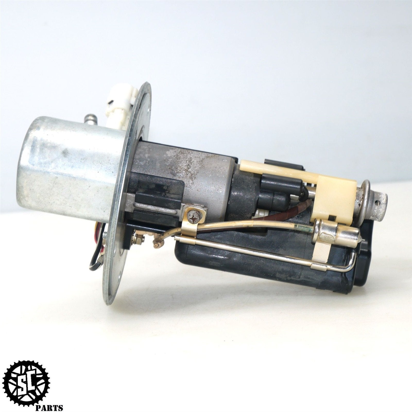 04 05 SUZUKI GSXR 600 FUEL PUMP 15100 - 29G00 S33 - SALVAGECYCLEPARTS
