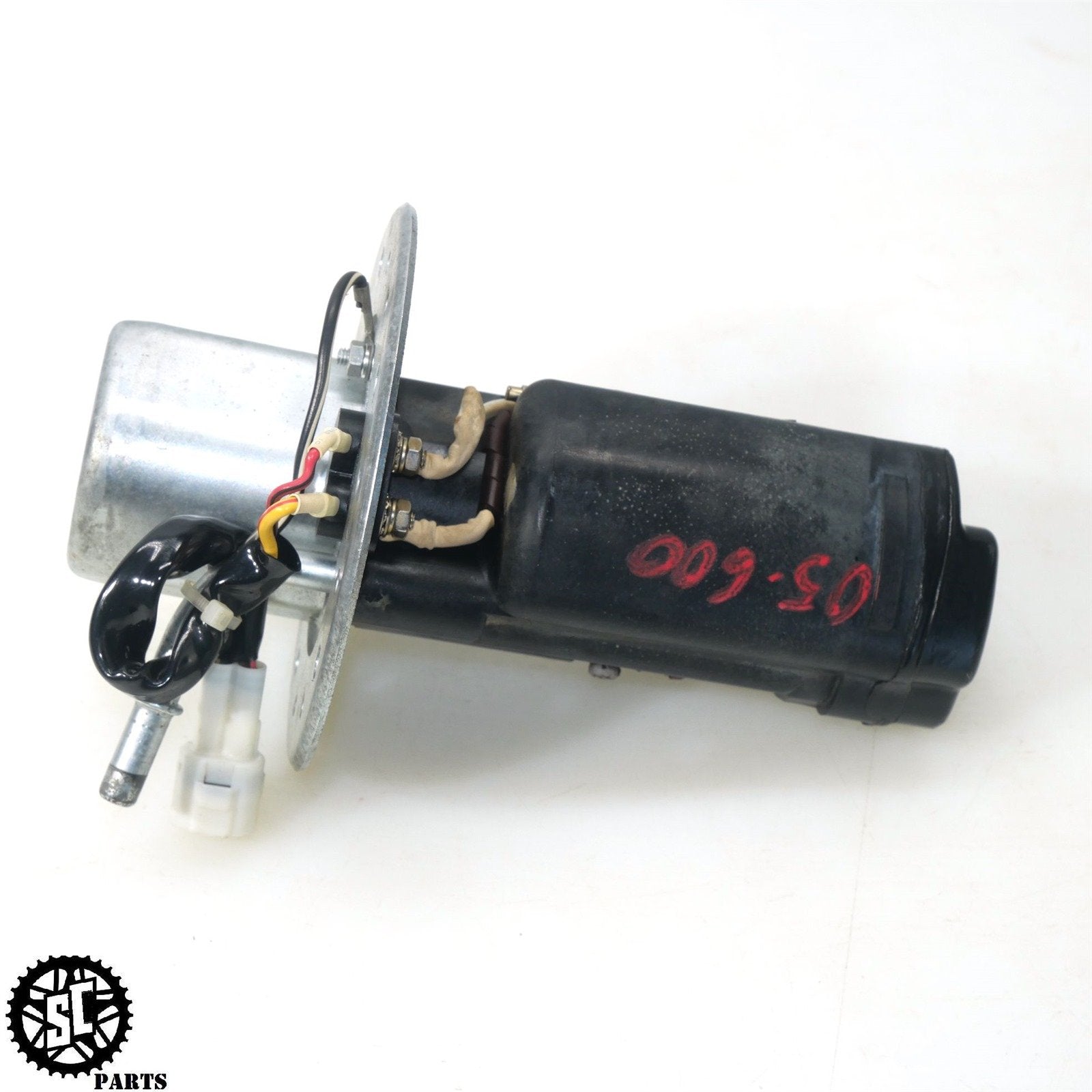 04 05 SUZUKI GSXR 600 FUEL PUMP 15100-29G00 S33 – SALVAGECYCLEPARTS