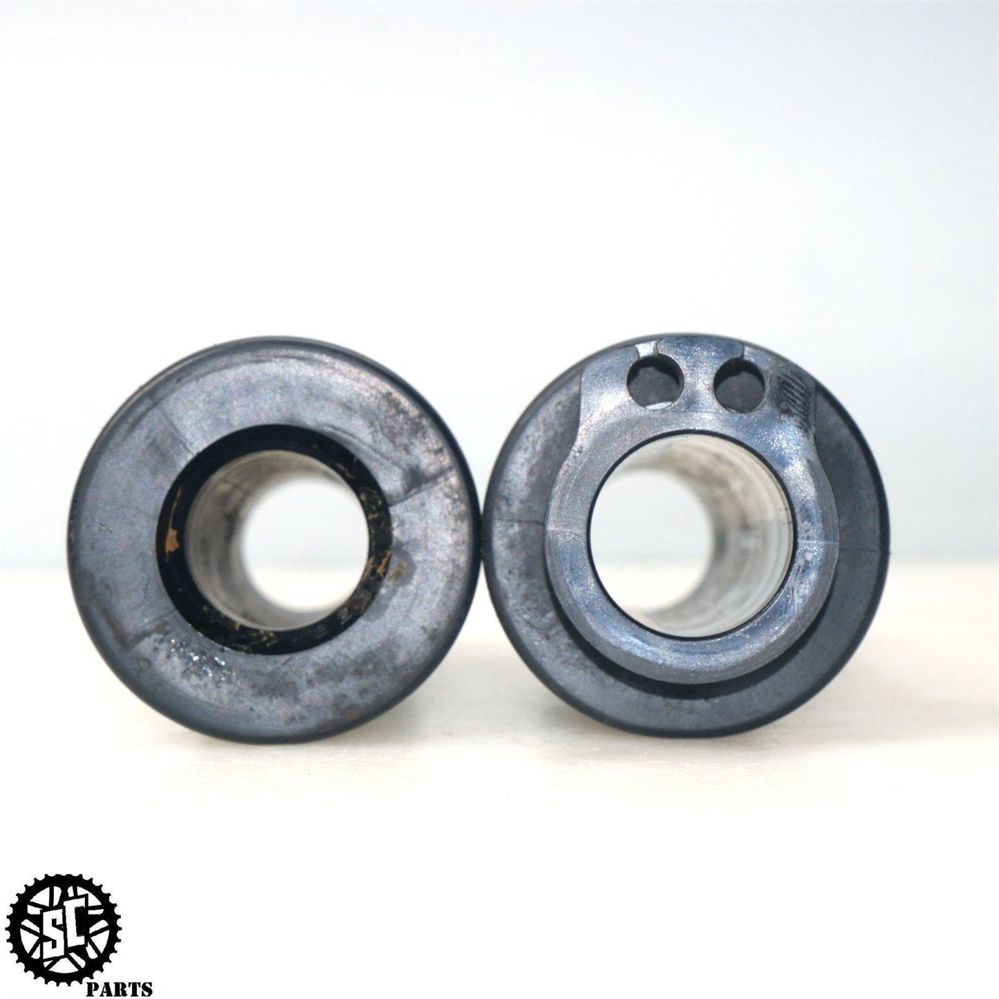 04 05 SUZUKI GSXR 600 HANDLEBAR GRIP THROTTLE TUBE S33 - SALVAGECYCLEPARTS