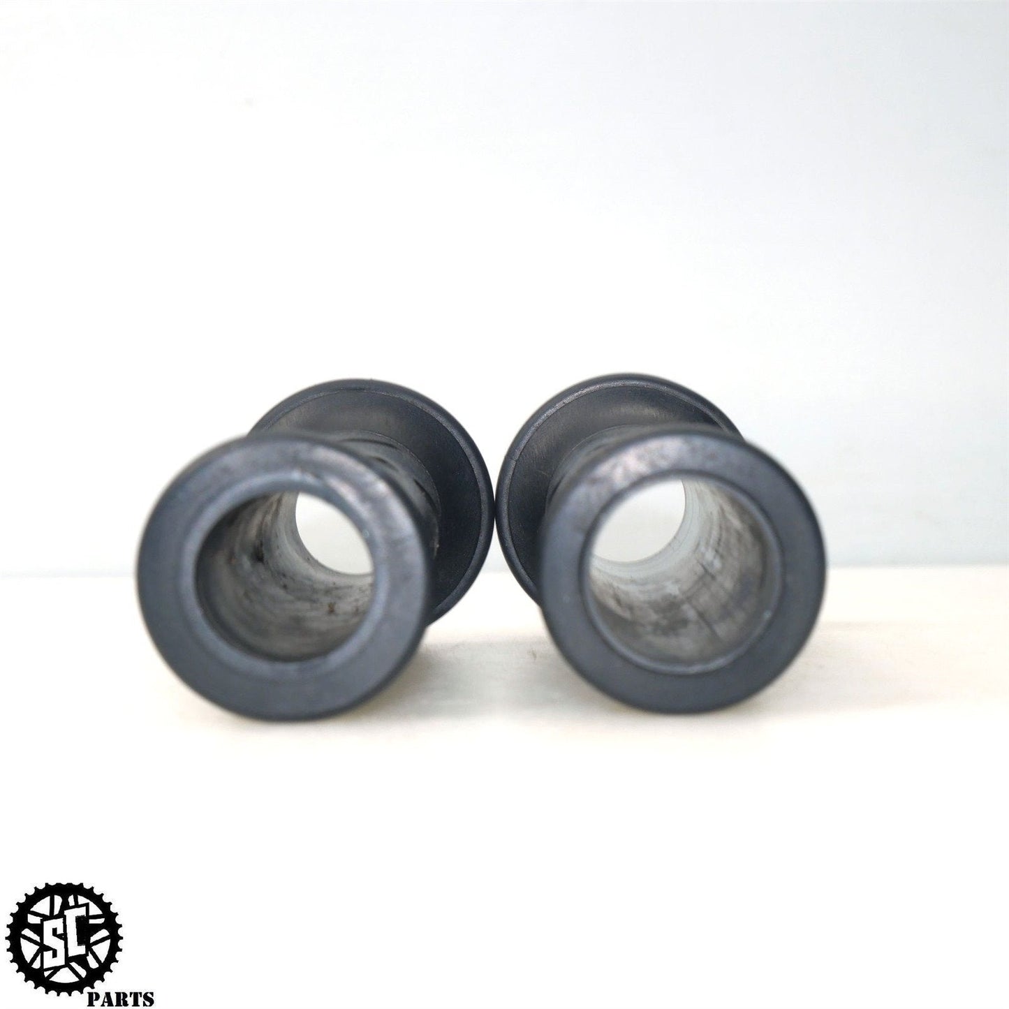 04 05 SUZUKI GSXR 600 HANDLEBAR GRIP THROTTLE TUBE S33 - SALVAGECYCLEPARTS