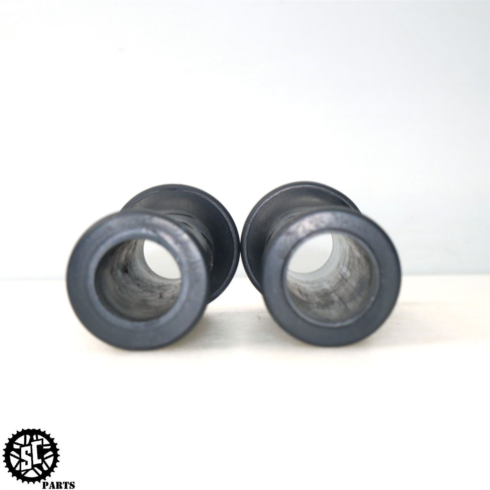 04 05 SUZUKI GSXR 600 HANDLEBAR GRIP THROTTLE TUBE S33 - SALVAGECYCLEPARTS