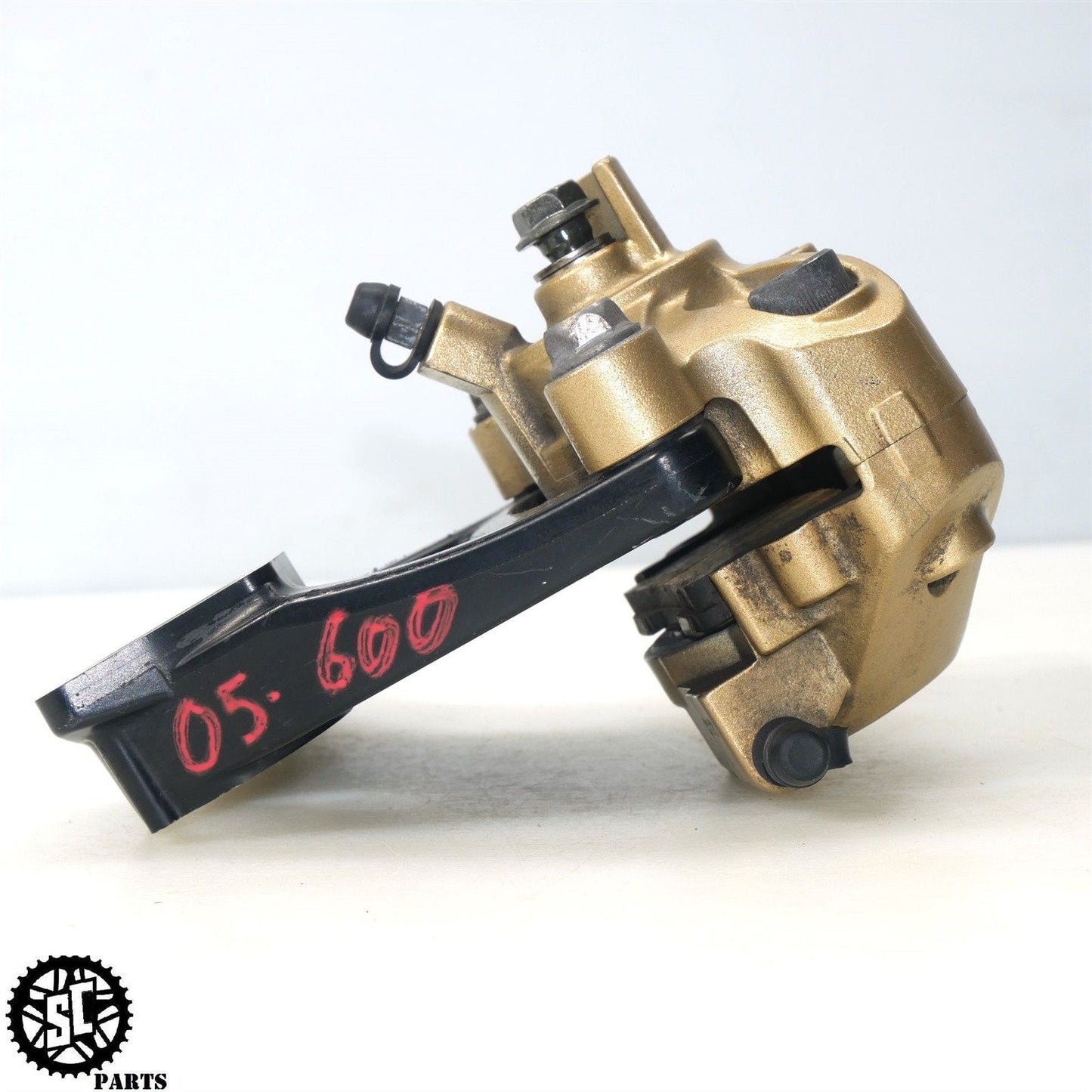 04 05 SUZUKI GSXR 600 REAR BRAKE CALIPER S33 - SALVAGECYCLEPARTS