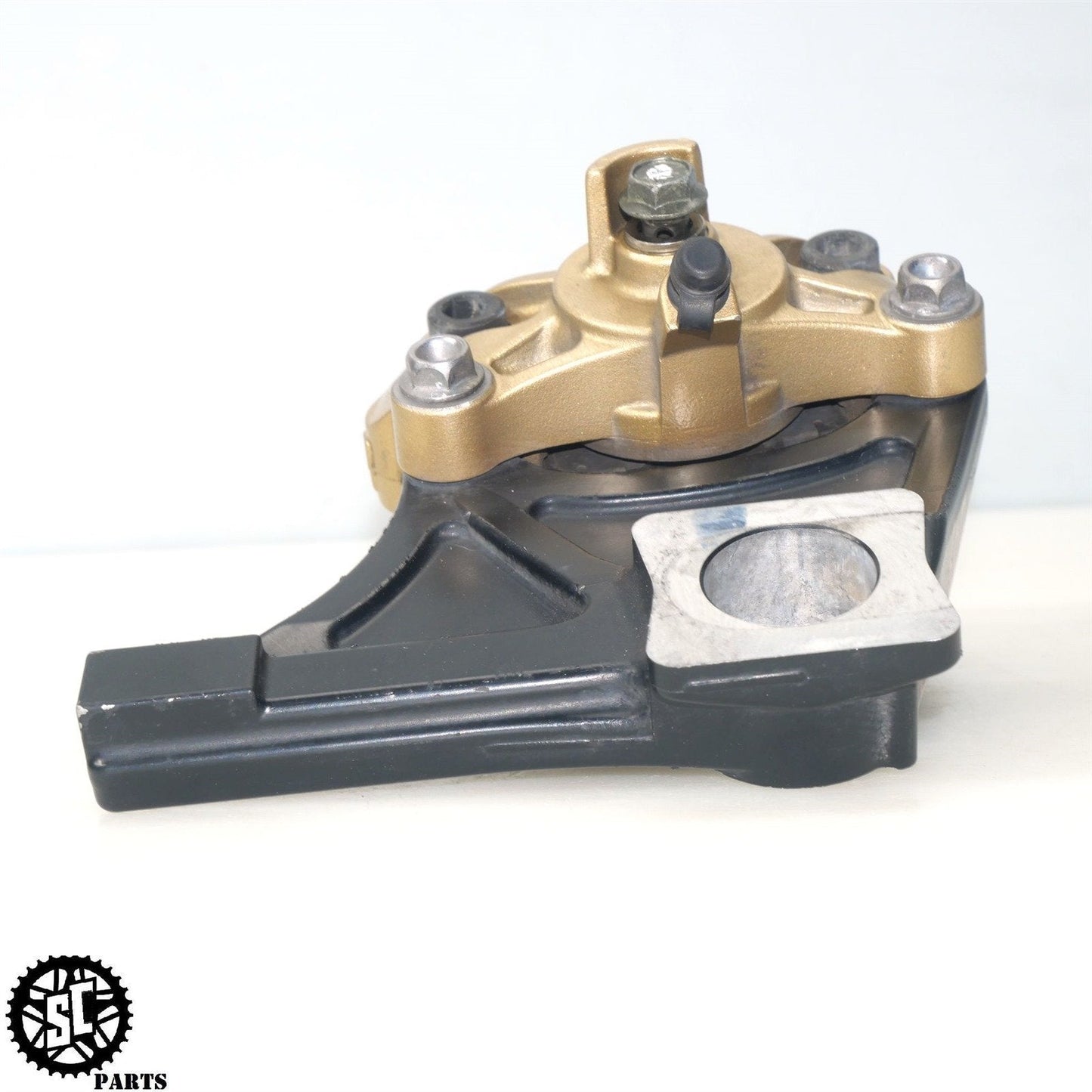 04 05 SUZUKI GSXR 600 REAR BRAKE CALIPER S33 - SALVAGECYCLEPARTS