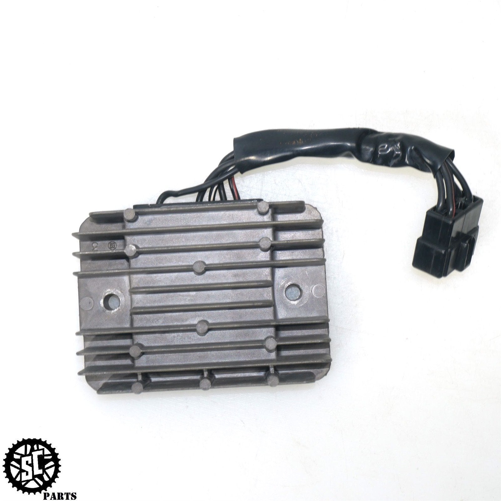 04 05 SUZUKI GSXR 600 RECTIFIER VOLTAGE REGULATOR S33 - SALVAGECYCLEPARTS