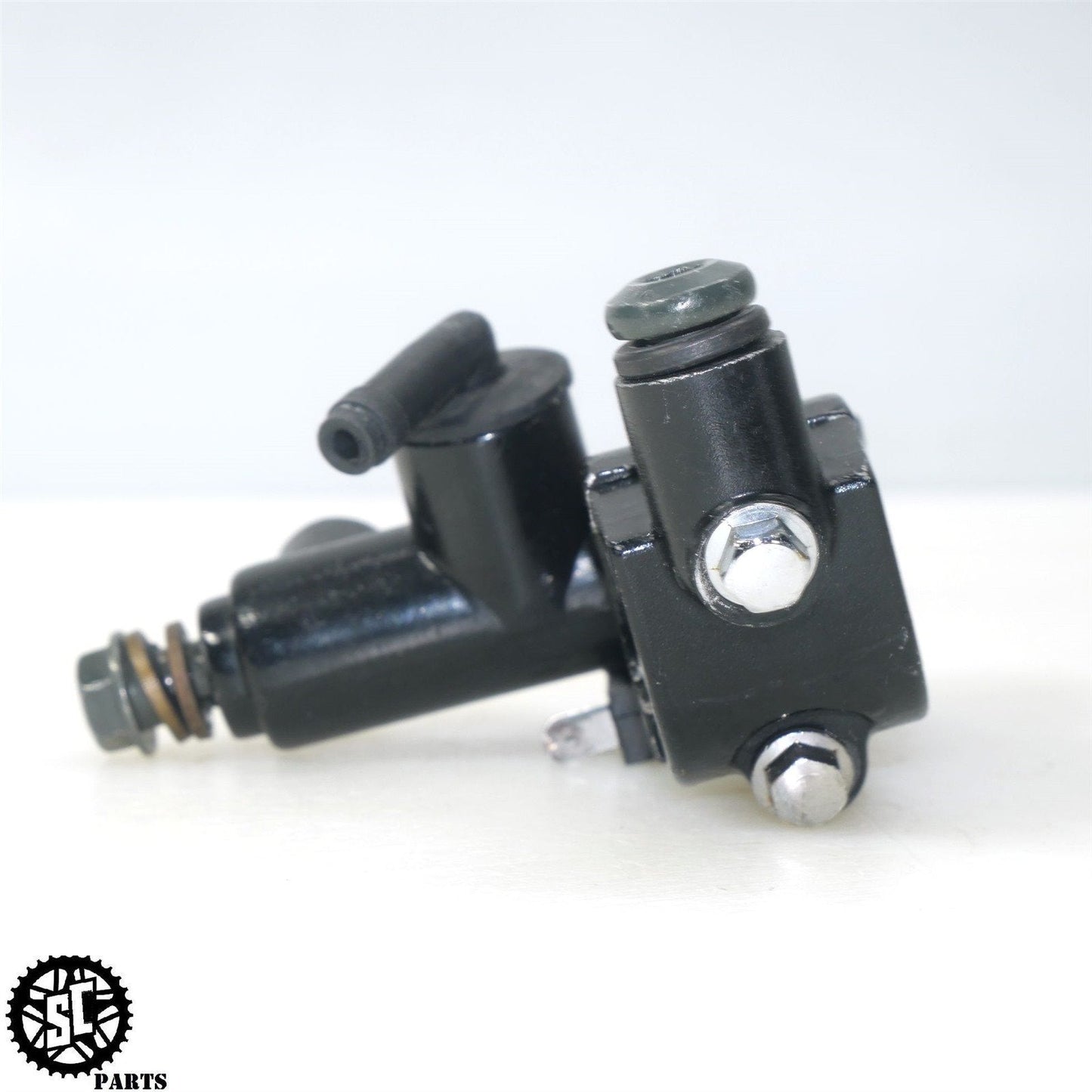 04 - 06 BUELL LIGHTNING XB12 FRONT BRAKE MASTER CYLINDER AFTERMARKET HB08 - SALVAGECYCLEPARTS