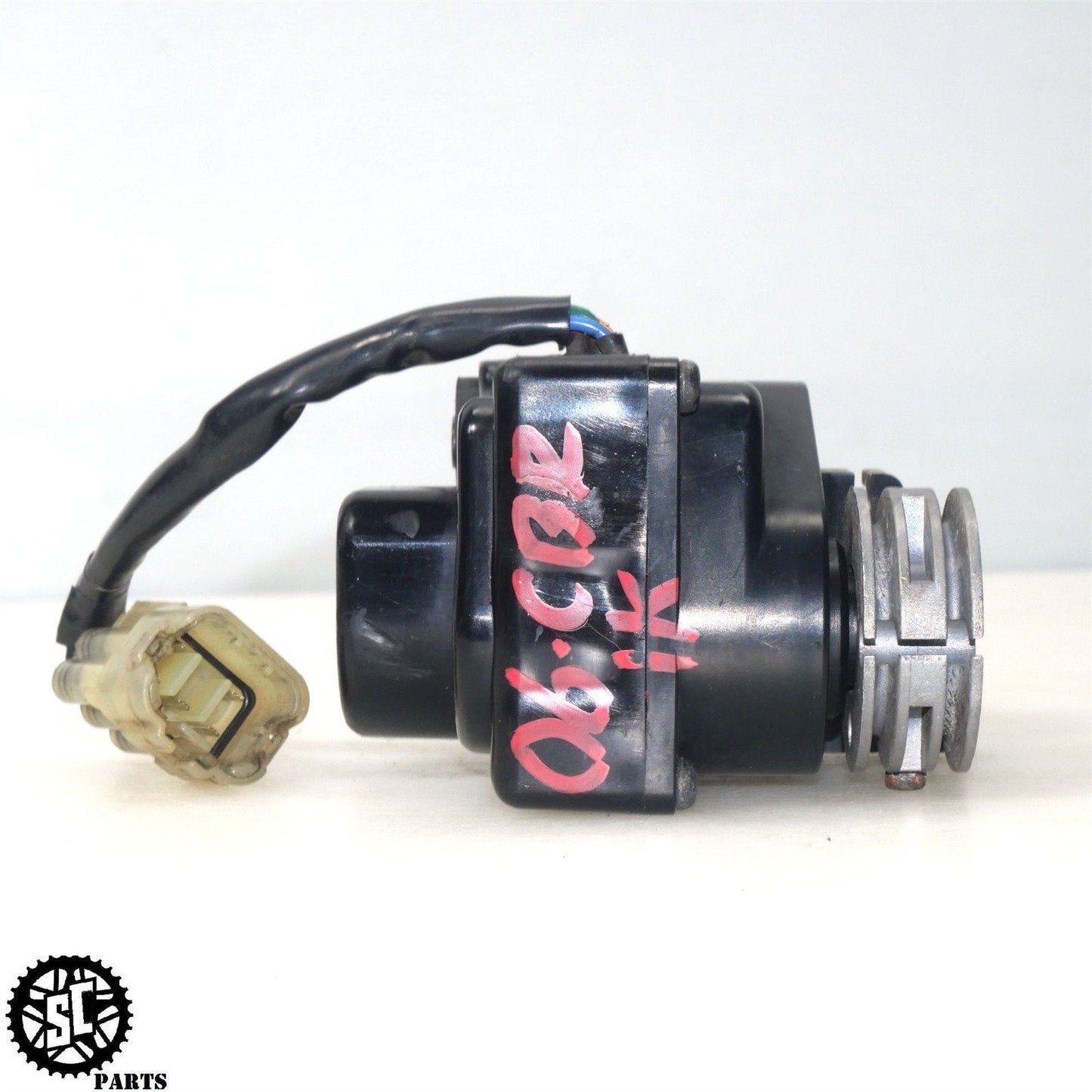 04 - 07 HONDA CBR1000RR EXHAUST SERVO H32 - SALVAGECYCLEPARTS