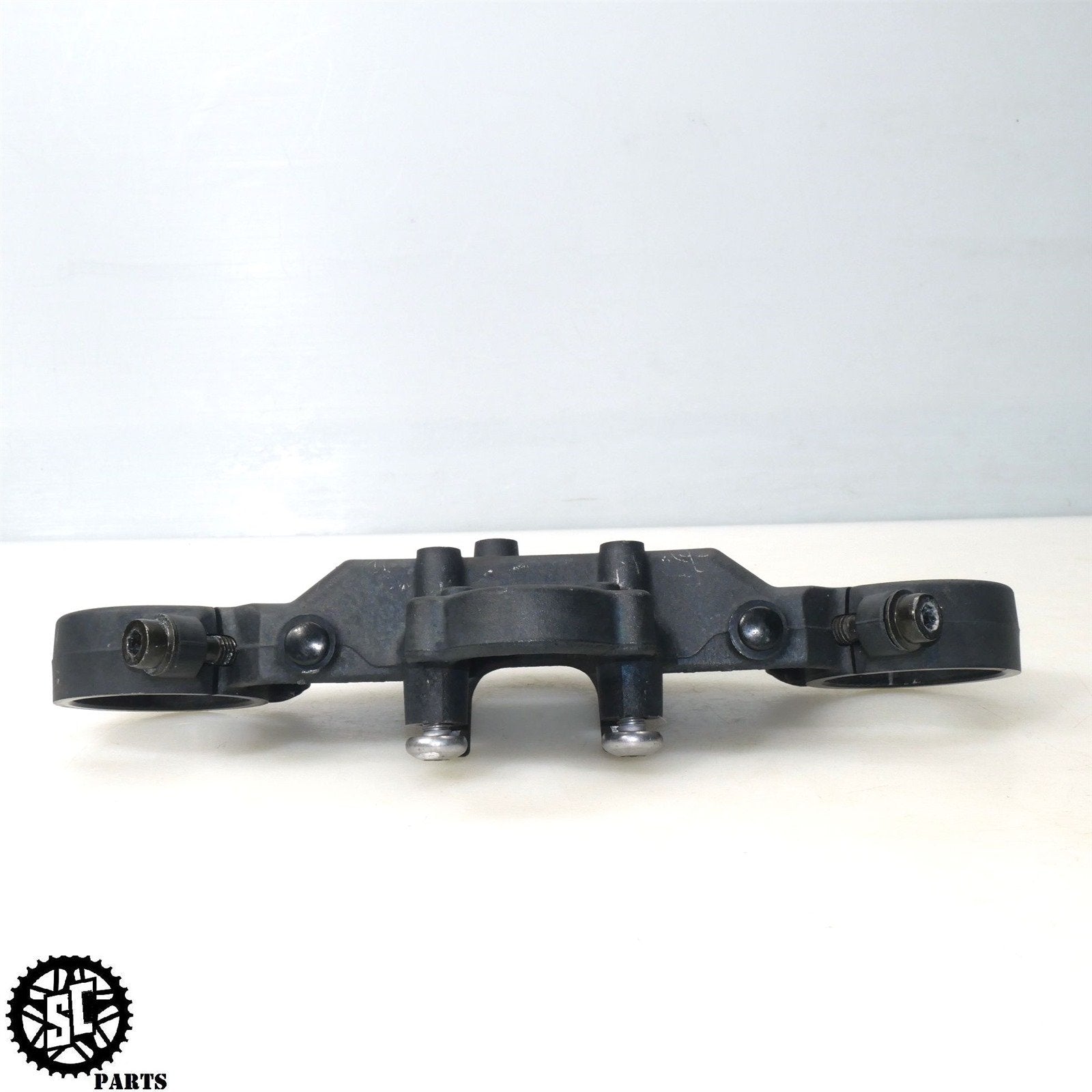 04 - 07 HONDA CBR1000RR UPPER TRIPLE TREE CLAMP H32 - SALVAGECYCLEPARTS