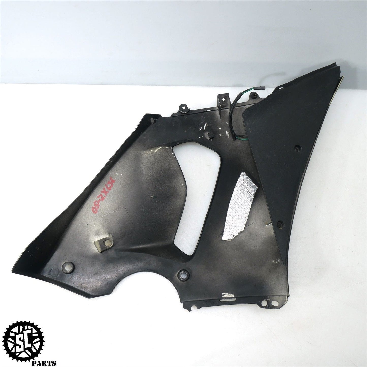 05 06 2005 KAWASAKI NINJA ZX6R 636 LEFT SIDE MID FAIRING K24 - SALVAGECYCLEPARTS