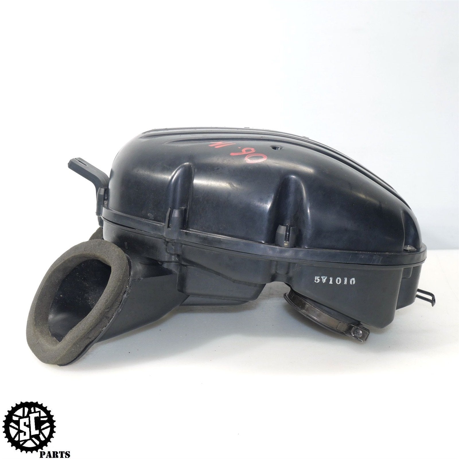 05 06 2005 SUZUKI GSXR1000 AIR BOX FILTER HOUSING S66 - SALVAGECYCLEPARTS