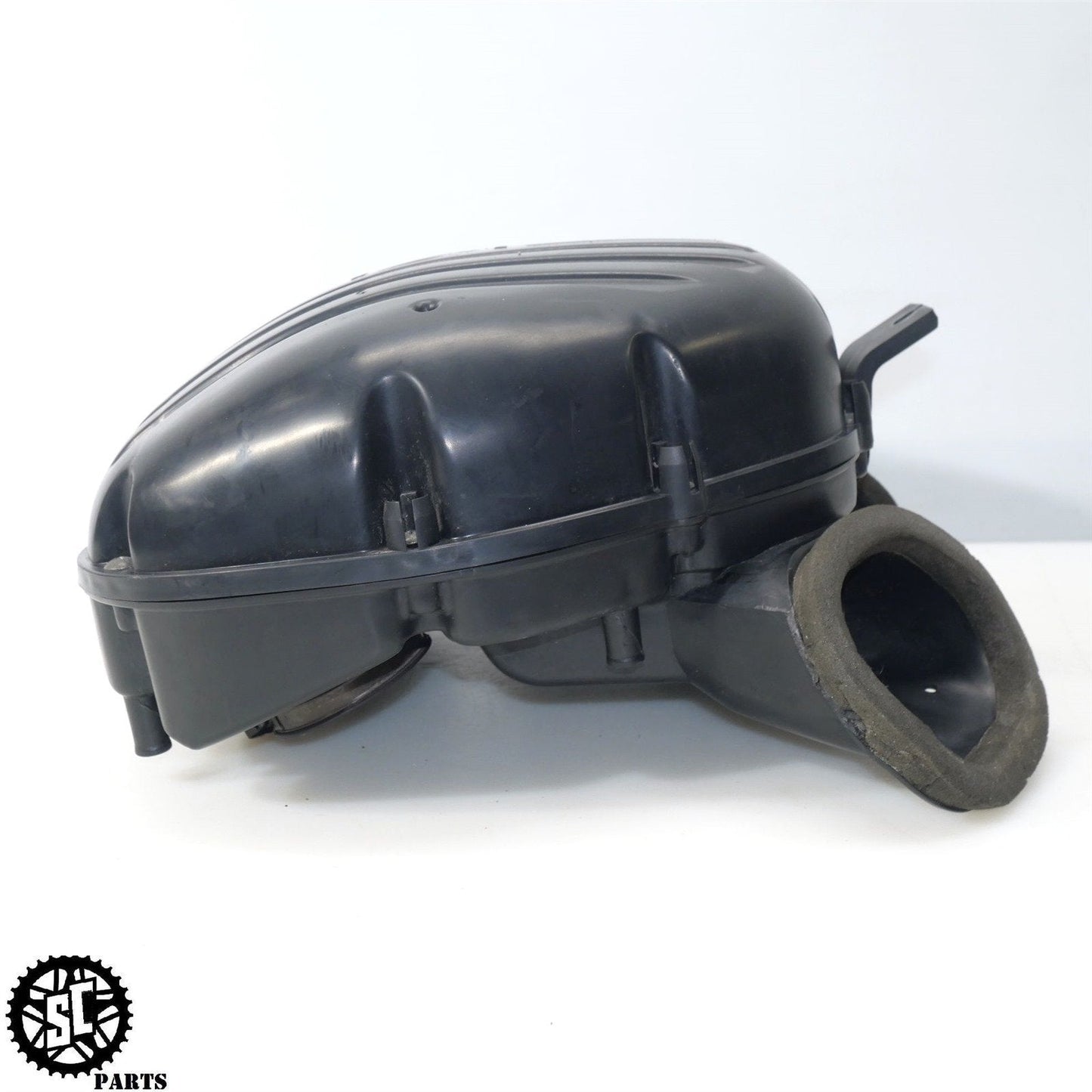 05 06 2005 SUZUKI GSXR1000 AIR BOX FILTER HOUSING S66 - SALVAGECYCLEPARTS