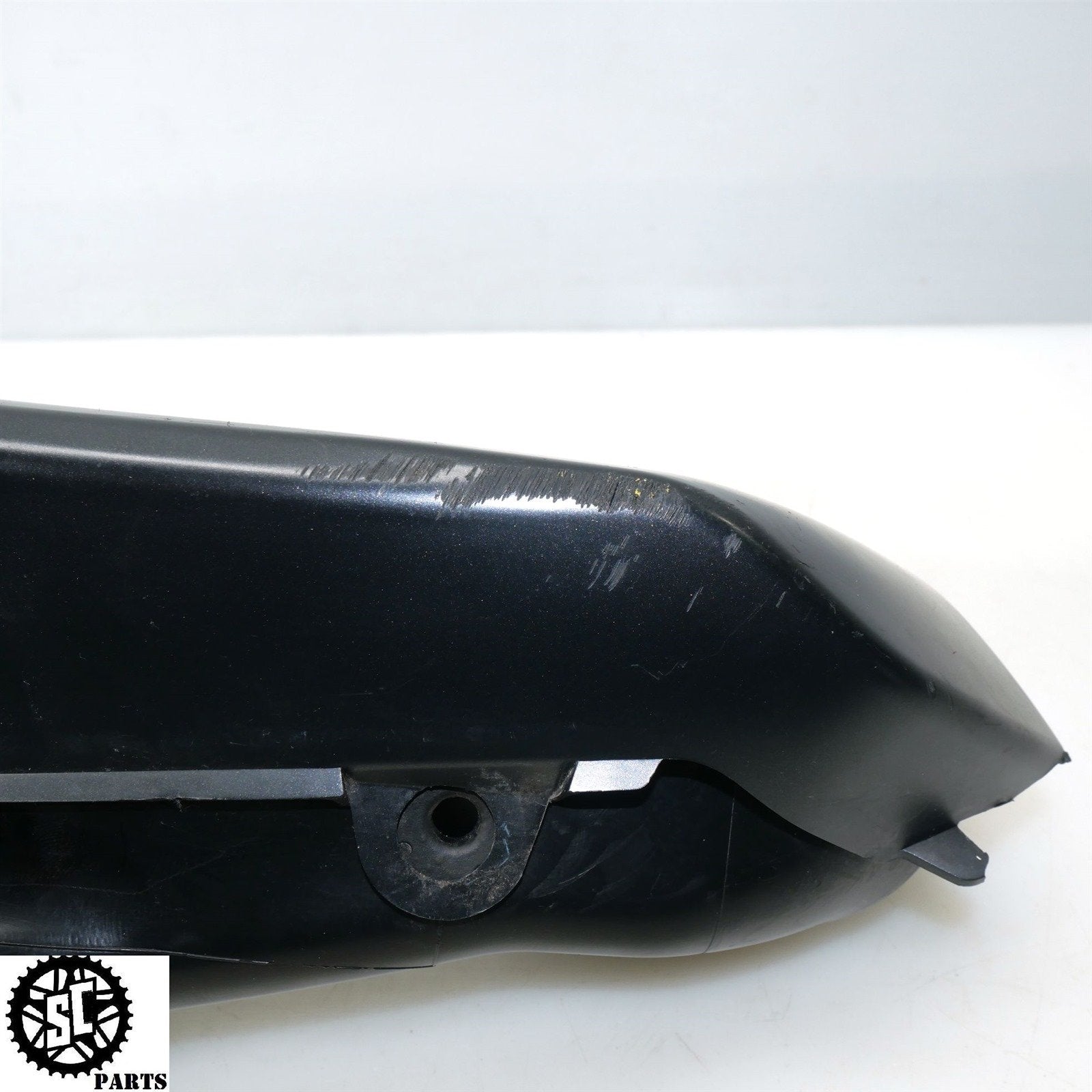 05 06 2005 SUZUKI GSXR1000 LEFT AIR TUBE COVER INTAKE FAIRING S66 - SALVAGECYCLEPARTS