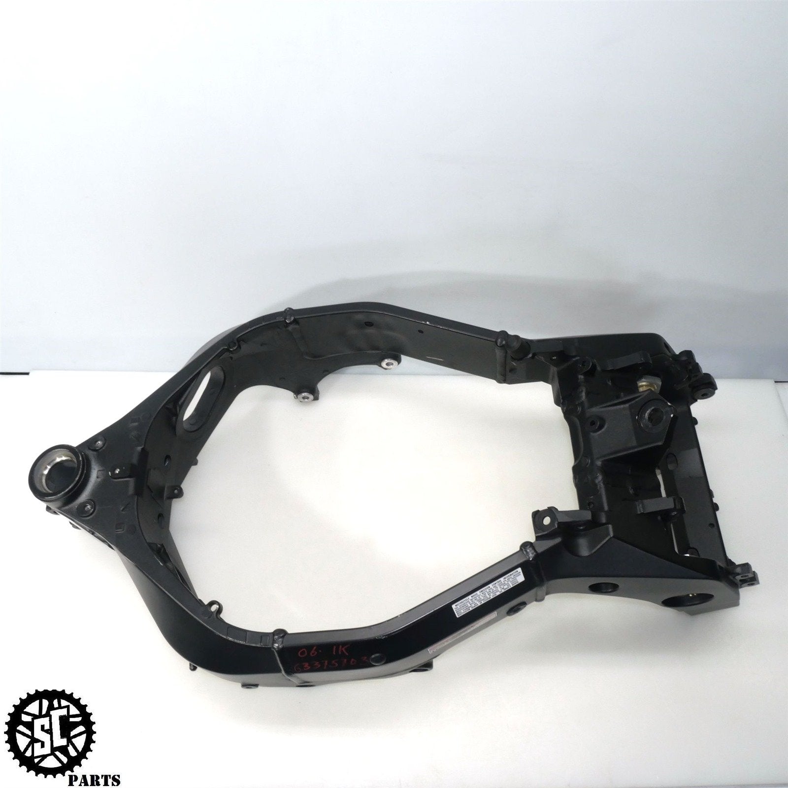 05 06 SUZUKI GSXR 1000 FRAME CHASSIS *S* S68 - SALVAGECYCLEPARTS