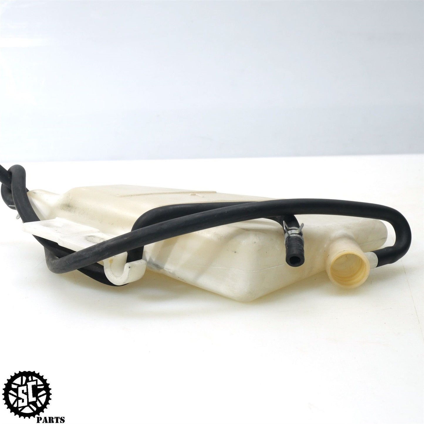 05 06 SUZUKI GSXR1000 COOLANT OVERFLOW TANK RESERVOIR S50 - SALVAGECYCLEPARTS