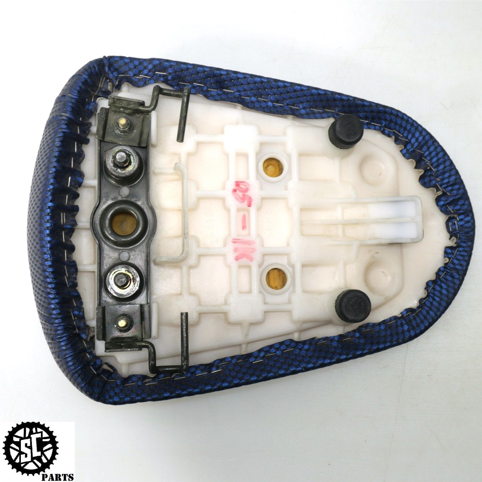 05 06 SUZUKI GSXR1000 REAR PASSENGER SEAT S50 - SALVAGECYCLEPARTS