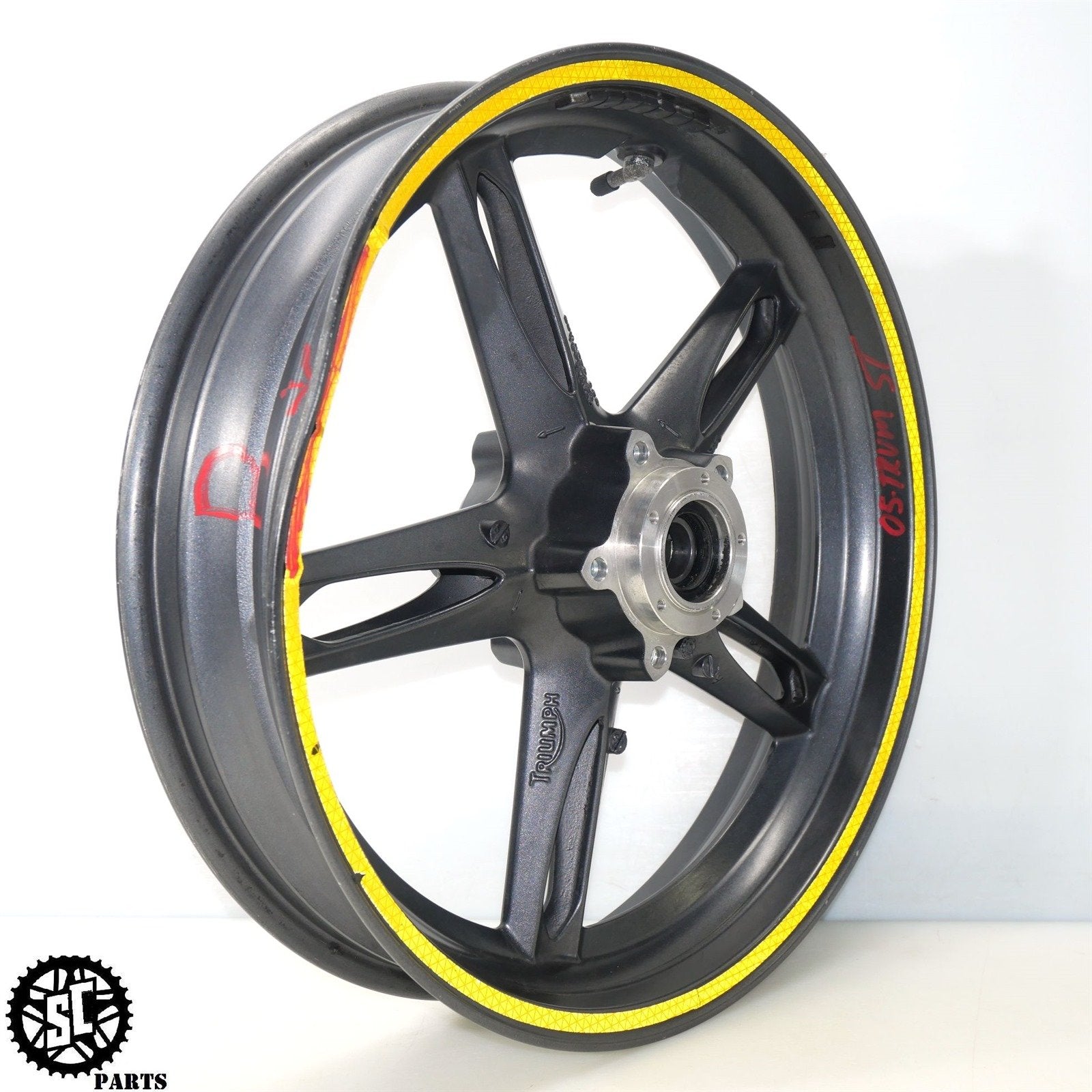 05 - 07 TRIUMPH SPEED TRIPLE 1050 FRONT WHEEL RIM SB T2000074 T33 - SALVAGECYCLEPARTS