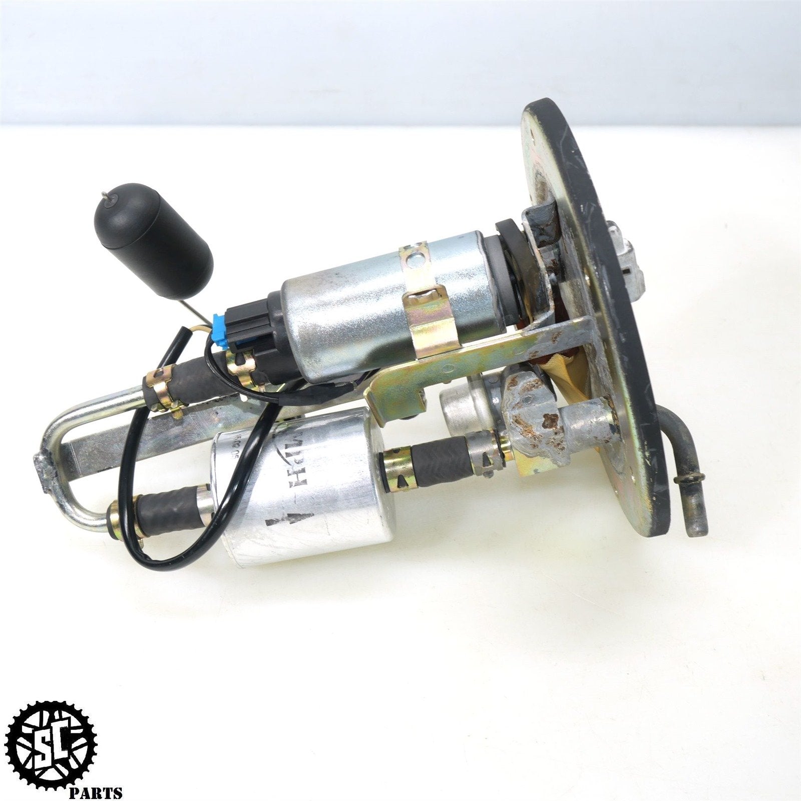 05 - 07 TRIUMPH SPEED TRIPLE 1050 FUEL PUMP SENDING UNIT T1241086 T33 - SALVAGECYCLEPARTS