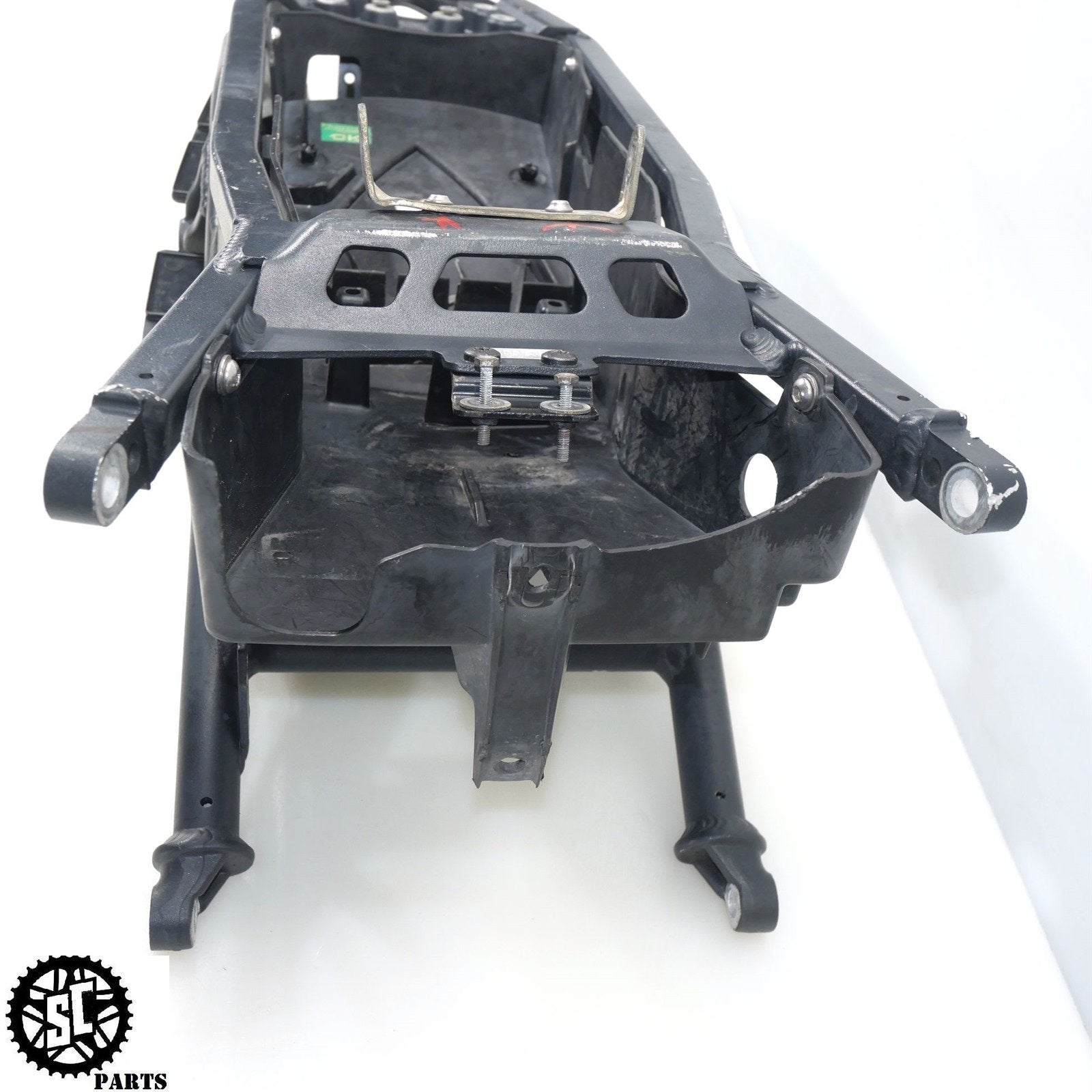 05 - 07 TRIUMPH SPEED TRIPLE 1050 REAR SUB FRAME TAIL BATTERY TRAY T2074400 T33 - SALVAGECYCLEPARTS