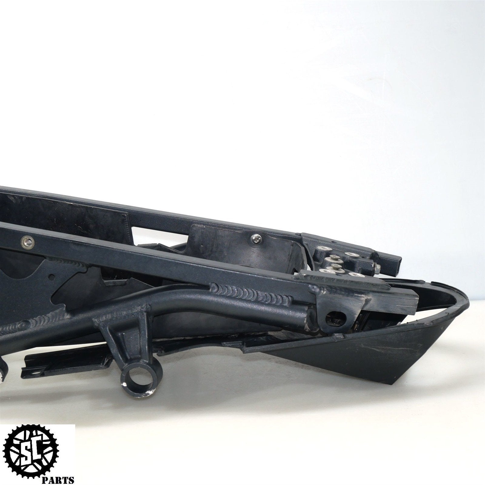 05 - 07 TRIUMPH SPEED TRIPLE 1050 REAR SUB FRAME TAIL BATTERY TRAY T2074400 T33 - SALVAGECYCLEPARTS