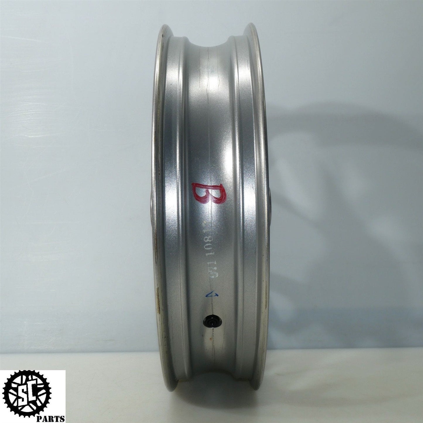 06 07 2008 - 2011 KAWASAKI ZX14 FRONT WHEEL RIM SB K48 - SALVAGECYCLEPARTS